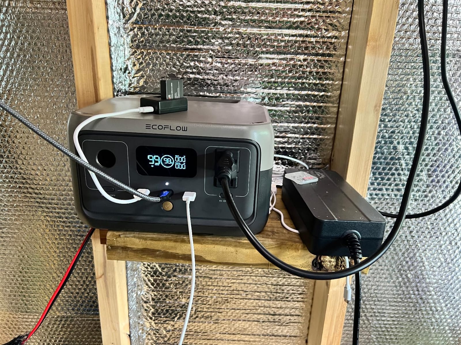 EF ECOFLOW Portable Power Station RIVER 2, 256Wh 300W | 1 Hr Fast Charging, LiFePO4 Battery, Up to 600W Solar Generator for Outdoor Camping/RVs/Home Use (Solar Panel Optional) customer photo 1