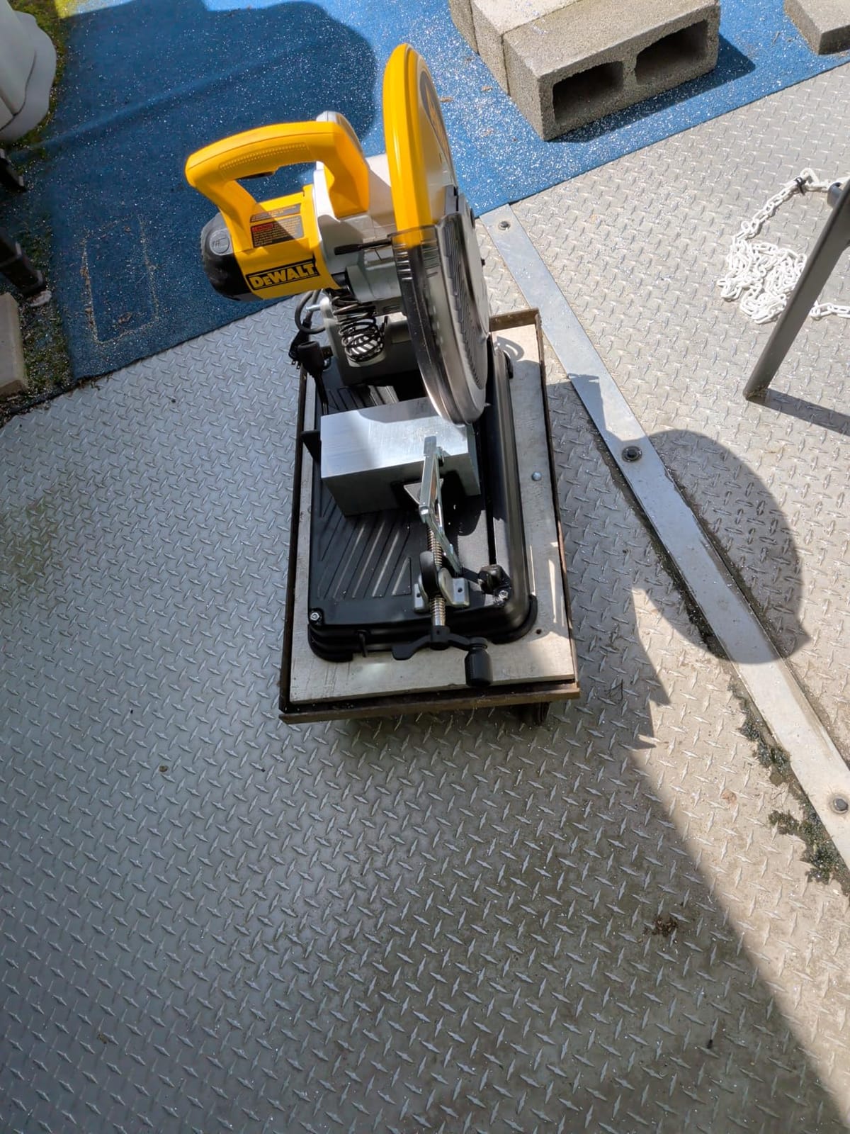 DEWALT Metal Cutting Saw 14-Inch Steel Blade (DW872) customer photo 2