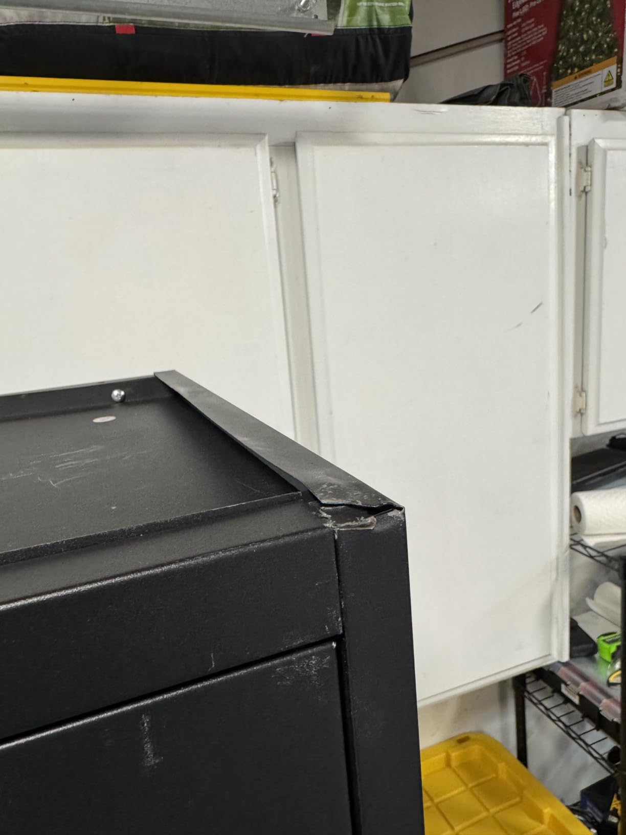 Yizosh Metal Garage Storage Cabinet with 2 Doors and 2 Adjustable Shelves - 35.5