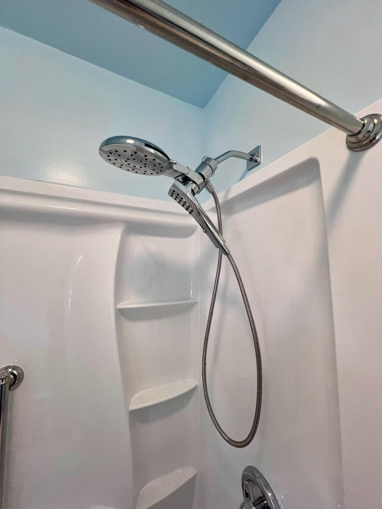 Moen Verso Chrome Rain Showerhead & Handshower Combo, 220C2 | 7 inch with Magnetix Docking customer photo 2