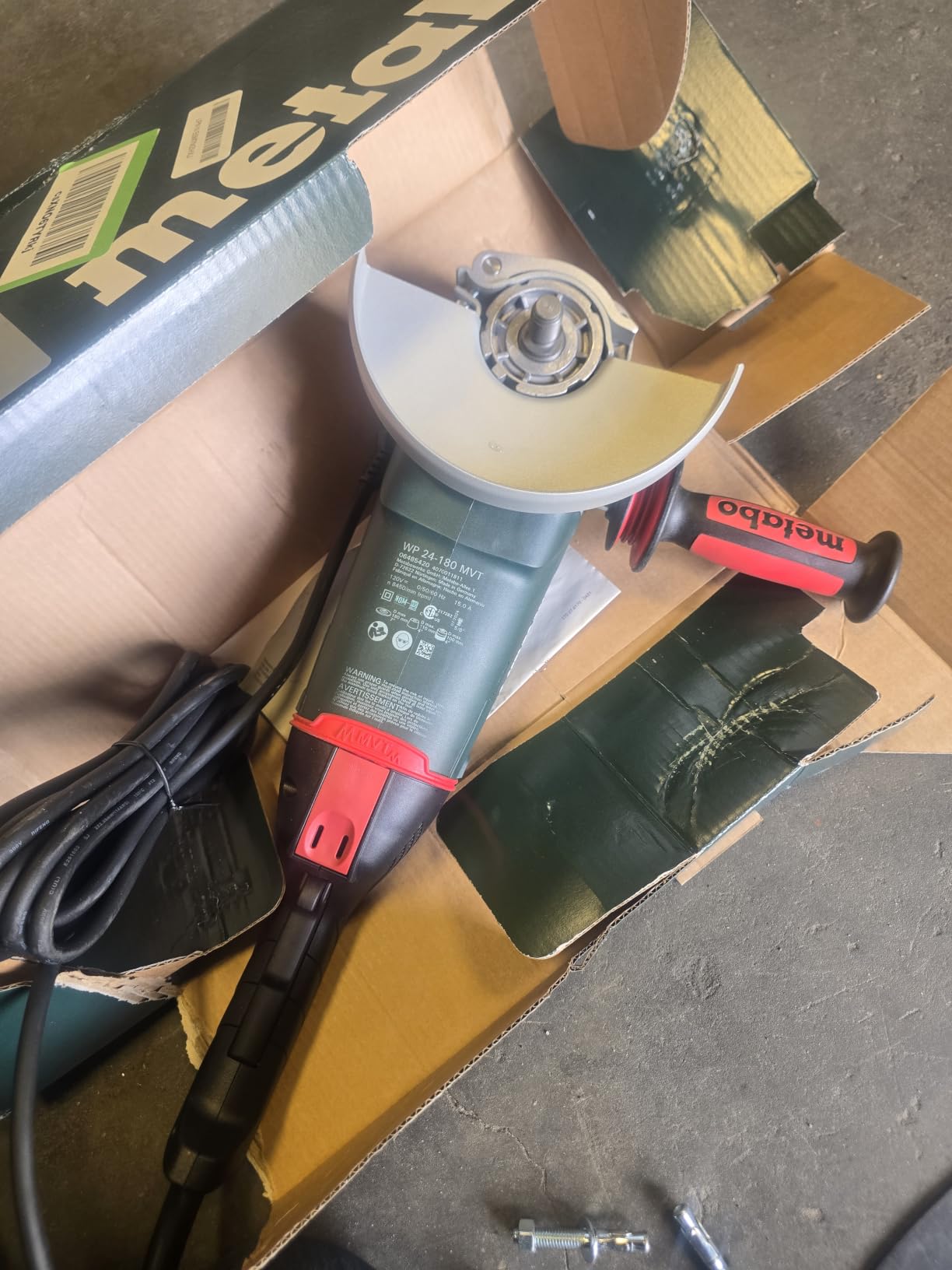 Metabo 7-Inch Angle Grinder, 8,500 RPM, 15 Amp, Paddle Switch, Metabo VibraTech, Made in Germany, WP 24-180 MVT, 606485420, Green customer photo 1