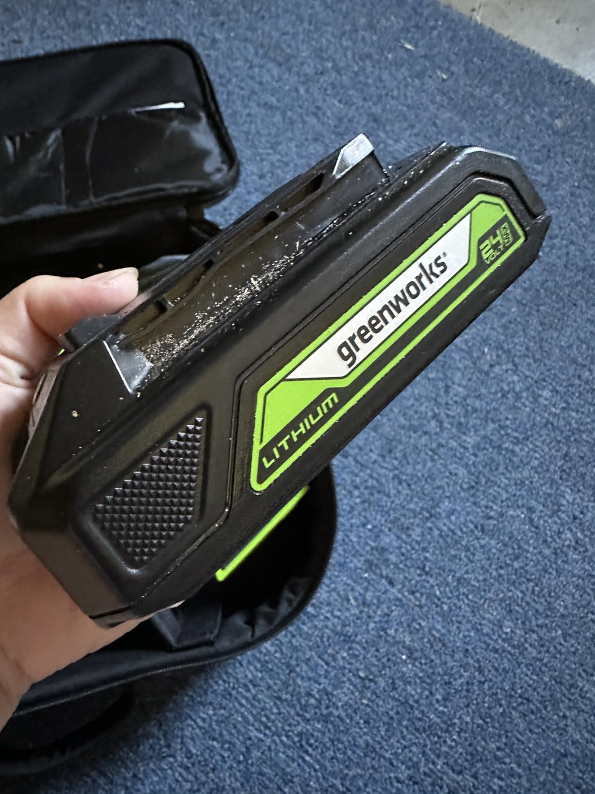 Greenworks 24V 6in Mini Chainsaw, 2.0 Ah Battery and Charger | Brushless Motor, Tool-Free Tensioning, Compact Size customer photo 1