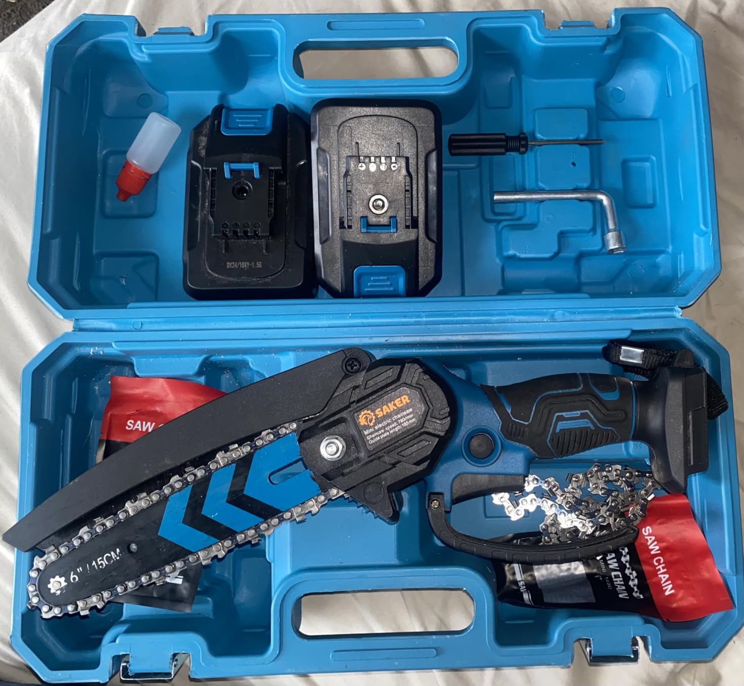 Saker Mini Chainsaw, 6 Inch Electric Chainsaw Cordless with 2 Batteries Blue, Portable Small Handheld Chain saw for Tree Branches, Courtyard, Household and Garden, Gift for Men Husband Women Father customer photo 2