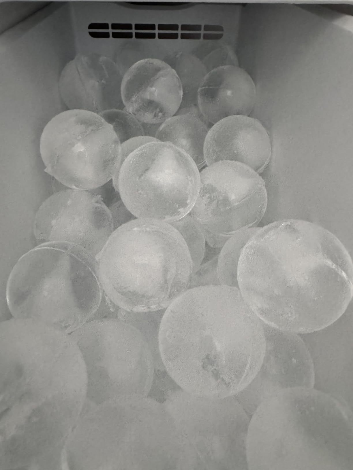 WIBIMEN 2.5-Inch Large Ice Cube Molds, 2-Pack Round Ice Ball Molds | Makes 16 Ice Spheres, Includes Storage Container and Tongs customer photo 1