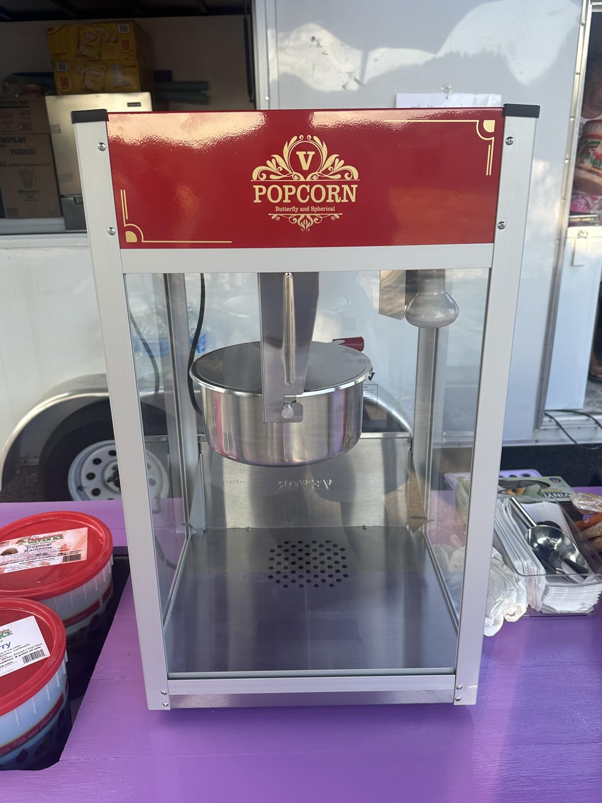 VEVOR Commercial Popcorn Machine, 12 Oz Kettle, 1440 W Countertop Popcorn Maker for 80 Cups per Batch, Theater Style Popper with 3-Switch Control Steel Frame Tempered Glass Doors customer photo 2