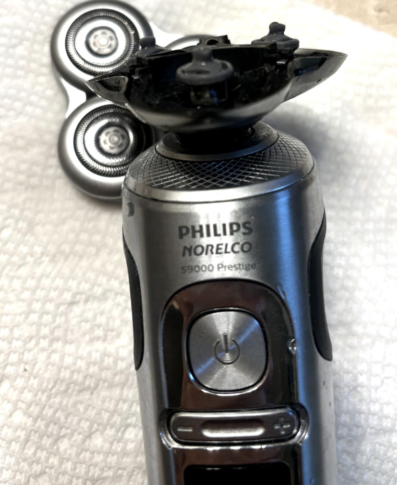 Philips Norelco S9000 Prestige Rechargeable Wet & Dry Electric Rotary Shaver with Precision Trimmer, Premium Case & Cleaning System, SP9841/84 customer photo 1