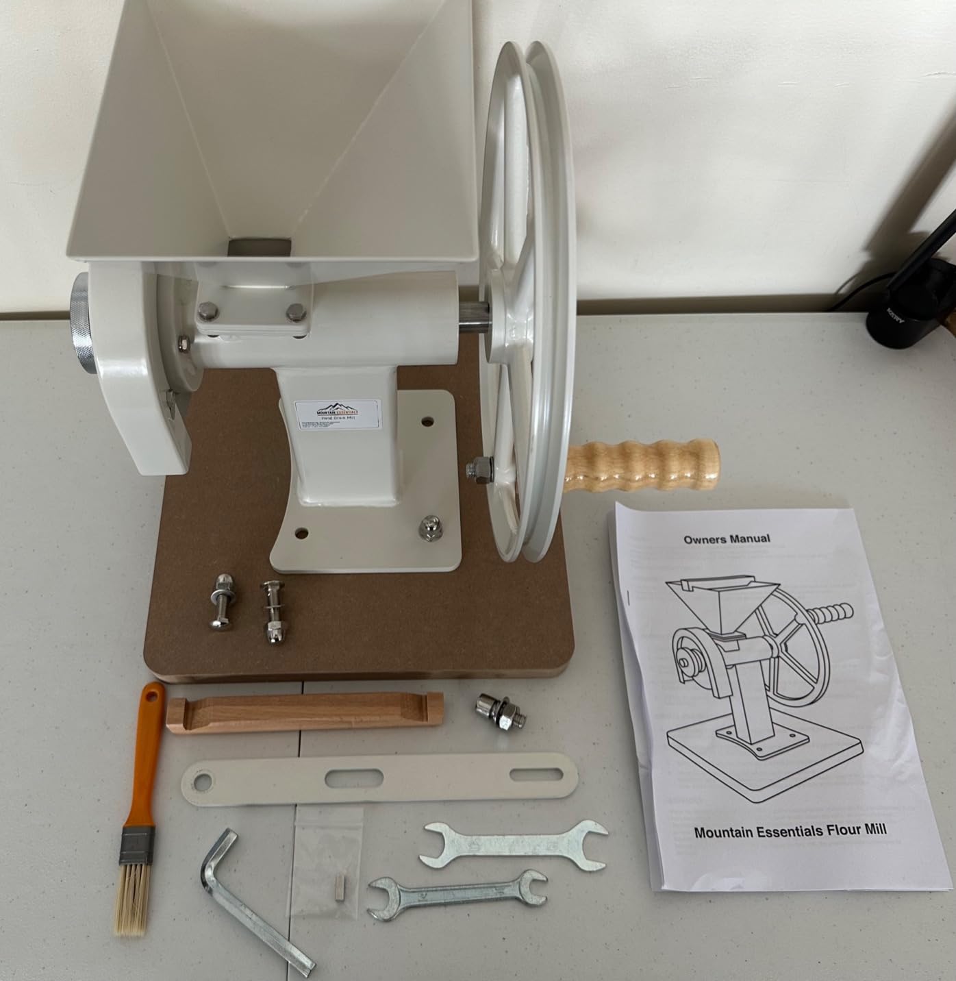 Manual Hand Grain Mill White | Heavy-Duty Hand Operated Food Grinder for Wheat, Corn, Oats, Coffee Beans, Rice & Dry Grains customer photo 1