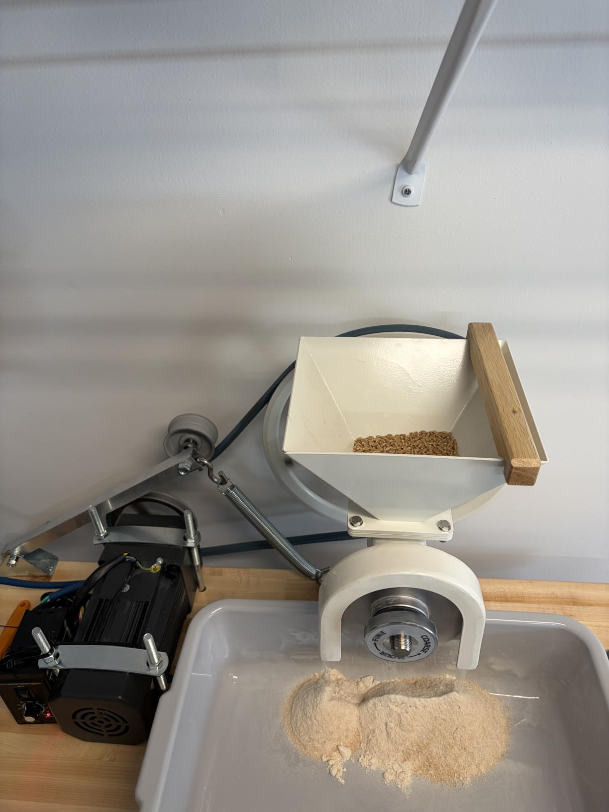 Manual Hand Grain Mill White | Heavy-Duty Hand Operated Food Grinder for Wheat, Corn, Oats, Coffee Beans, Rice & Dry Grains customer photo 2