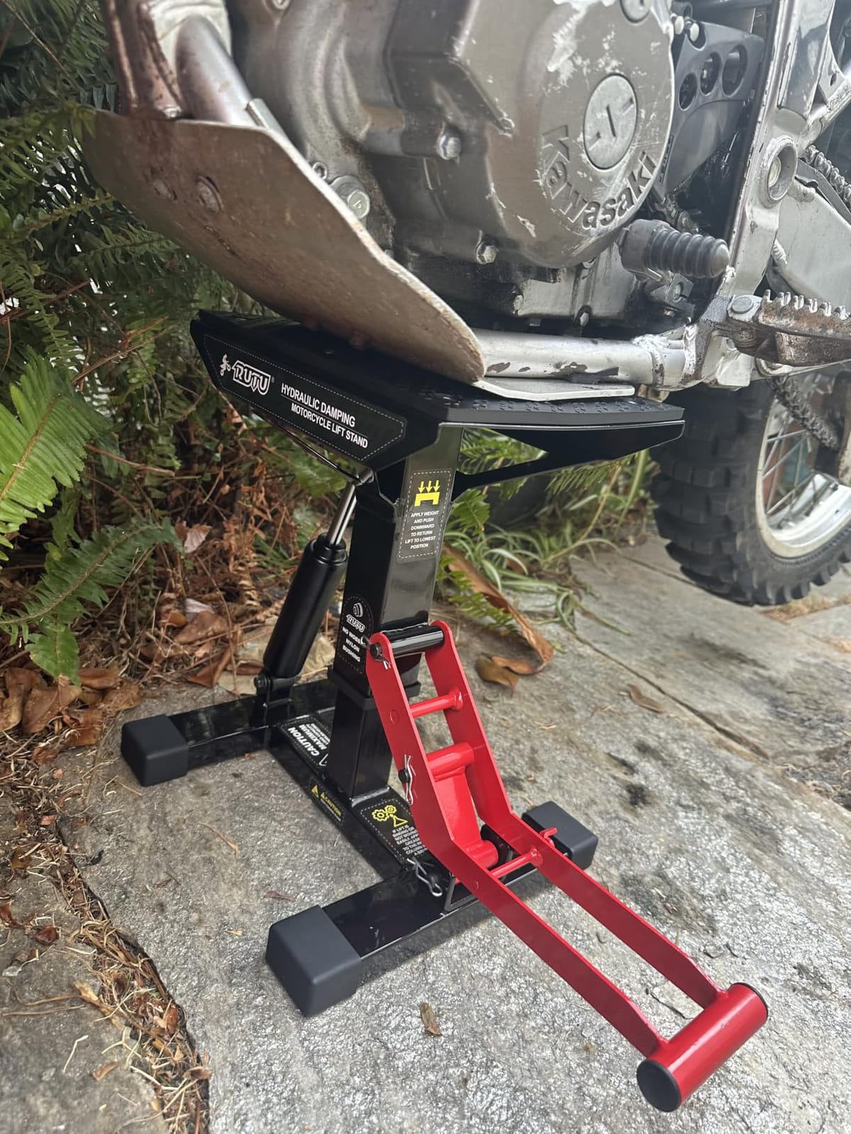9.64 inch Hydraulic Dirt Bike Lift Stand, Motorcycle Stand Lift | Steel Repair and Changing Jack Stand for Pit Bike, 1000Lbs Capacity, Dirt Bike Accessories customer photo 1