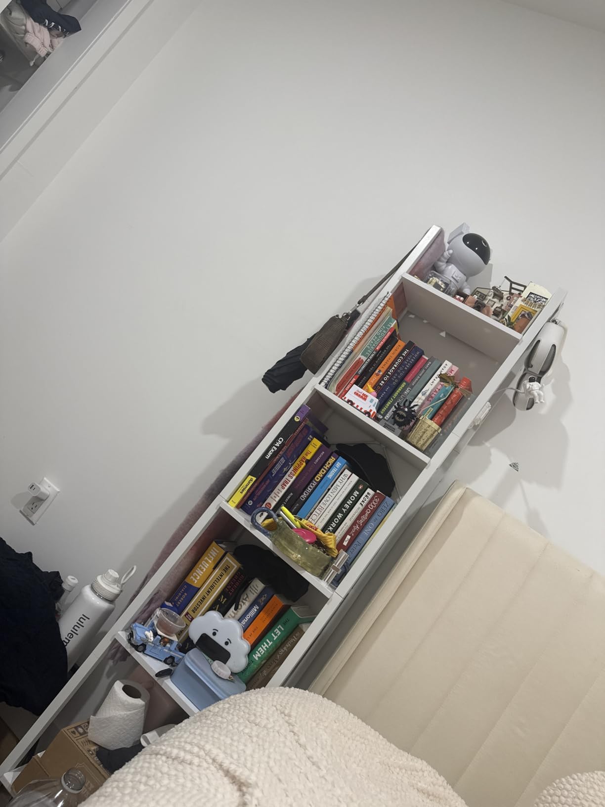 Hzuaneri Ladder Shelf, Bookshelf, Freestanding Corner Storage Shelf | Bookcase with 2 Hooks for Office, Living Room, Kitchen, Bedroom, Industrial, 11.8