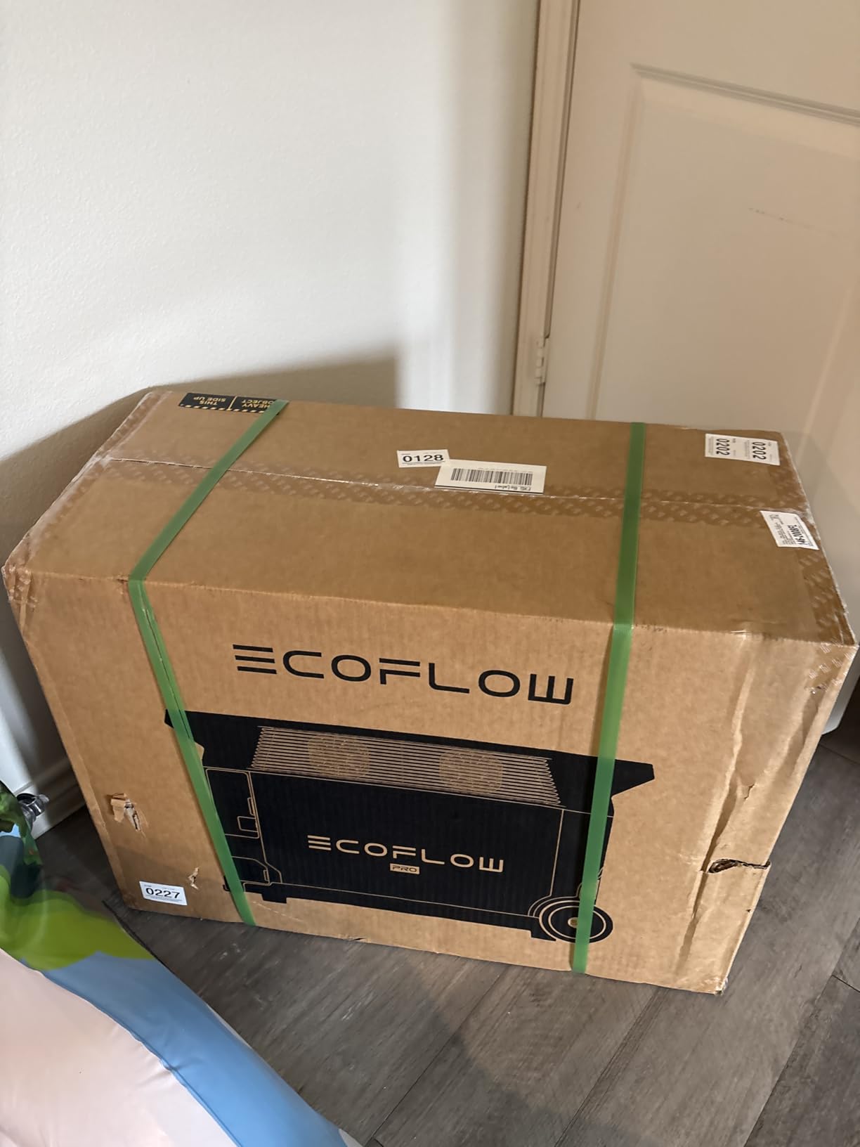EF ECOFLOW Portable Power Station 3600Wh DELTA Pro, 120V 3600W AC Output | 2.7H Fast Charge Power Station, Expandable up to 25kWh, Solar Generator for Home Use, Power Outage, Camping, RV, Emergencies customer photo 2