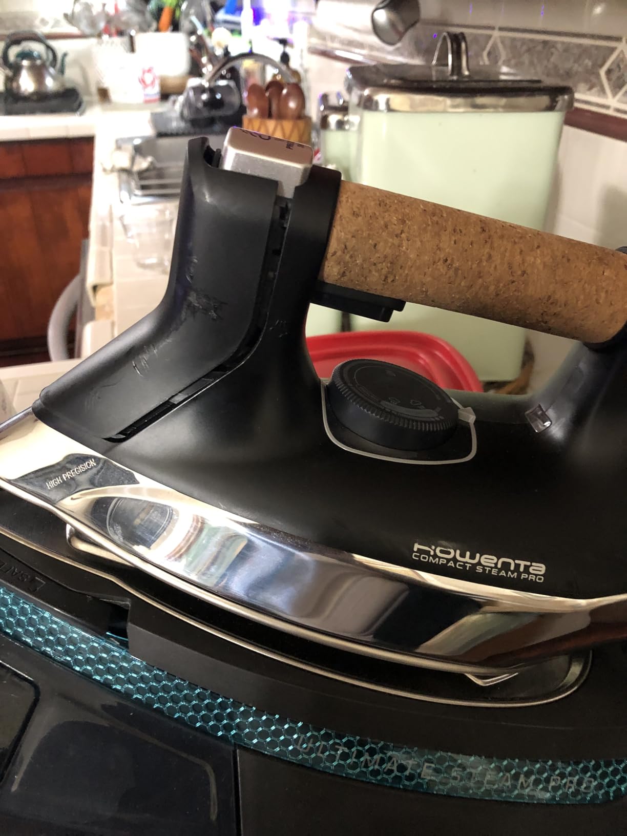 Rowenta Ultimate Steam Pro Stainless Steel Soleplate Professional Steam Station for Clothes, 1800 Watts, 1.3L Removable Tank, Boiler Technology, Fast Heat Up, Black Clothes Iron, DG8668 customer photo 1