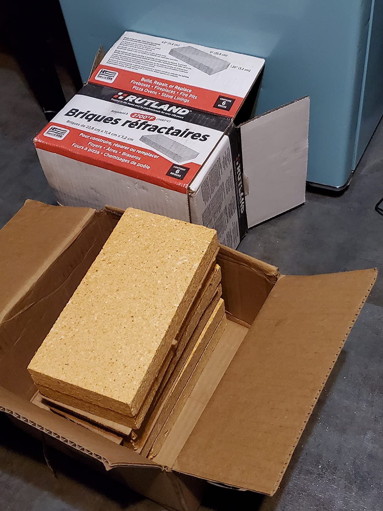 Rutland Fire Bricks, Properly Cured High Temperature FireBrick, USA-Made Residential Fire Clay Replacement for Wood Stove, Fireplace, & Pizza Oven, Size 9