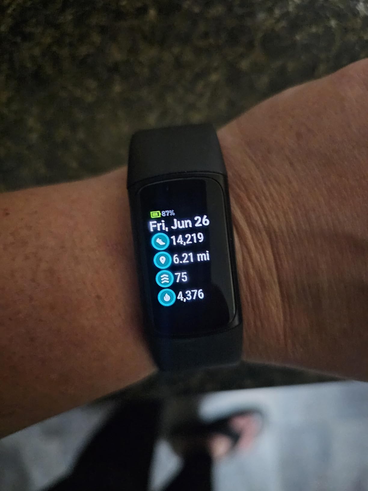 Google Fitbit Charge 6 - Fitness Tracker - Obsidian/Black customer photo 2