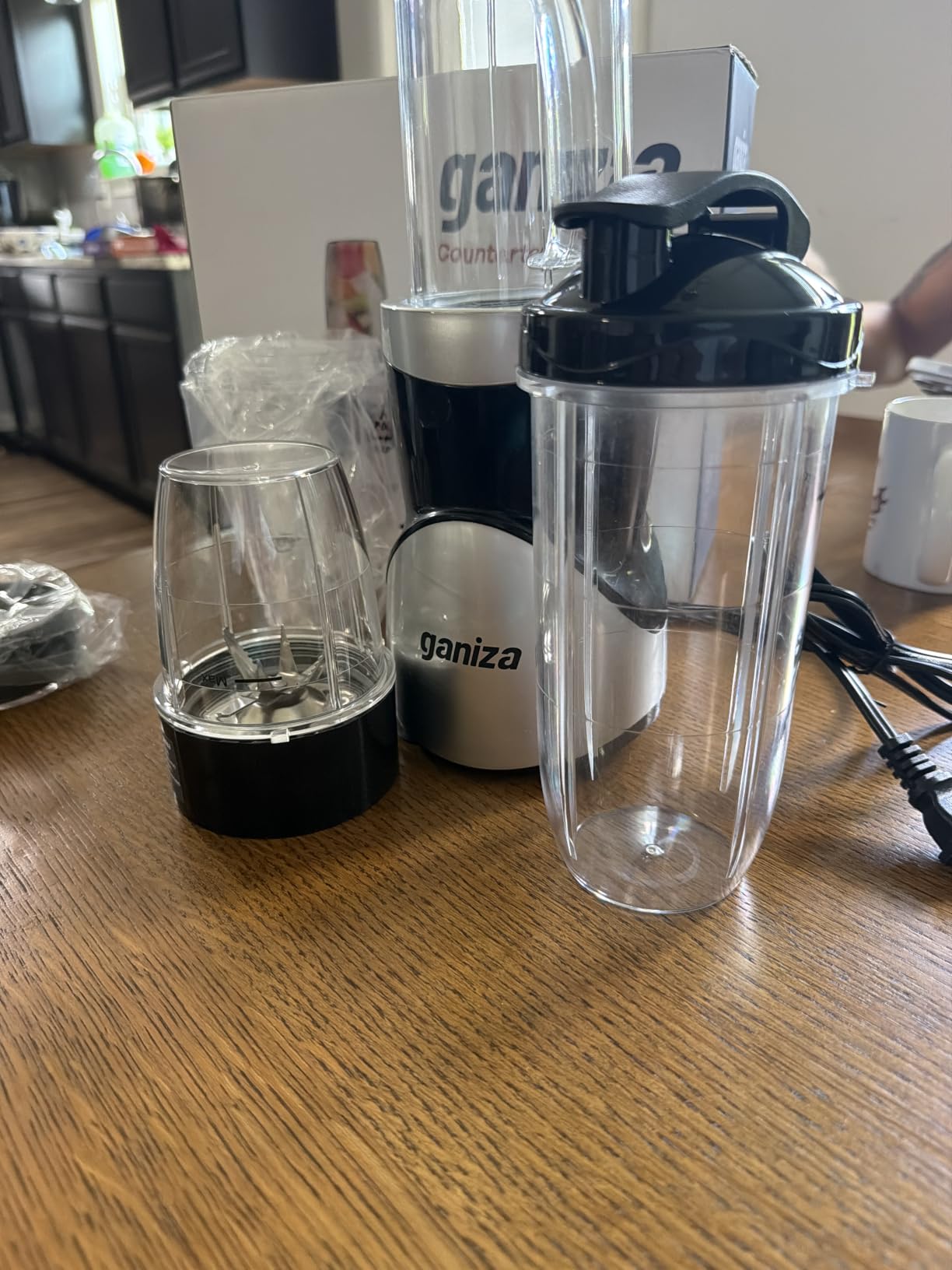 Ganiza Smoothie Blender, 900W Blenders Shakes and Smoothies | 15-Piece Personal Blender and Grinder Combo for Kitchen, Smoothies Maker with 4 BPA-Free Portable Cup customer photo 2