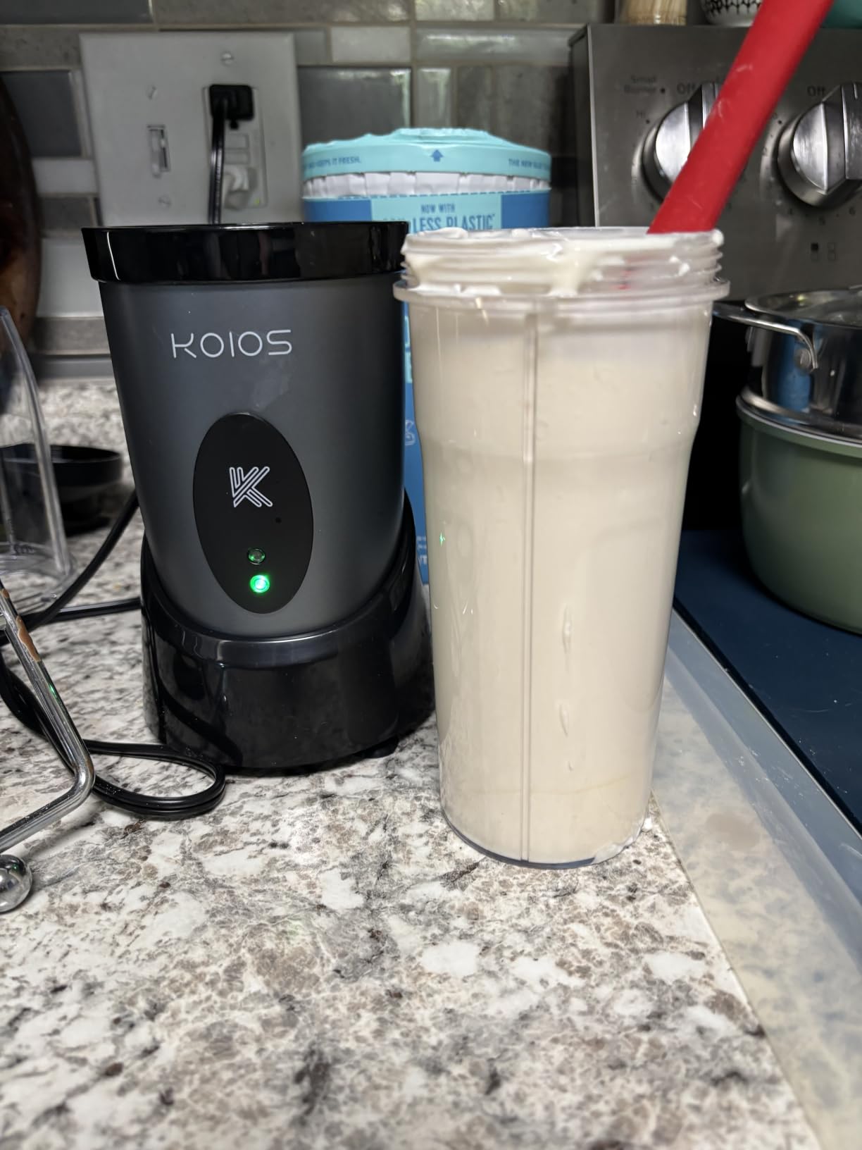 KOIOS Smoothie Blender Kitchen, 900W Personal Blenders with 3 To-Go Cups | (2) 23oz & 16oz Cups, Blend Smoothies Shakes Juices Frozen Drinks customer photo 1