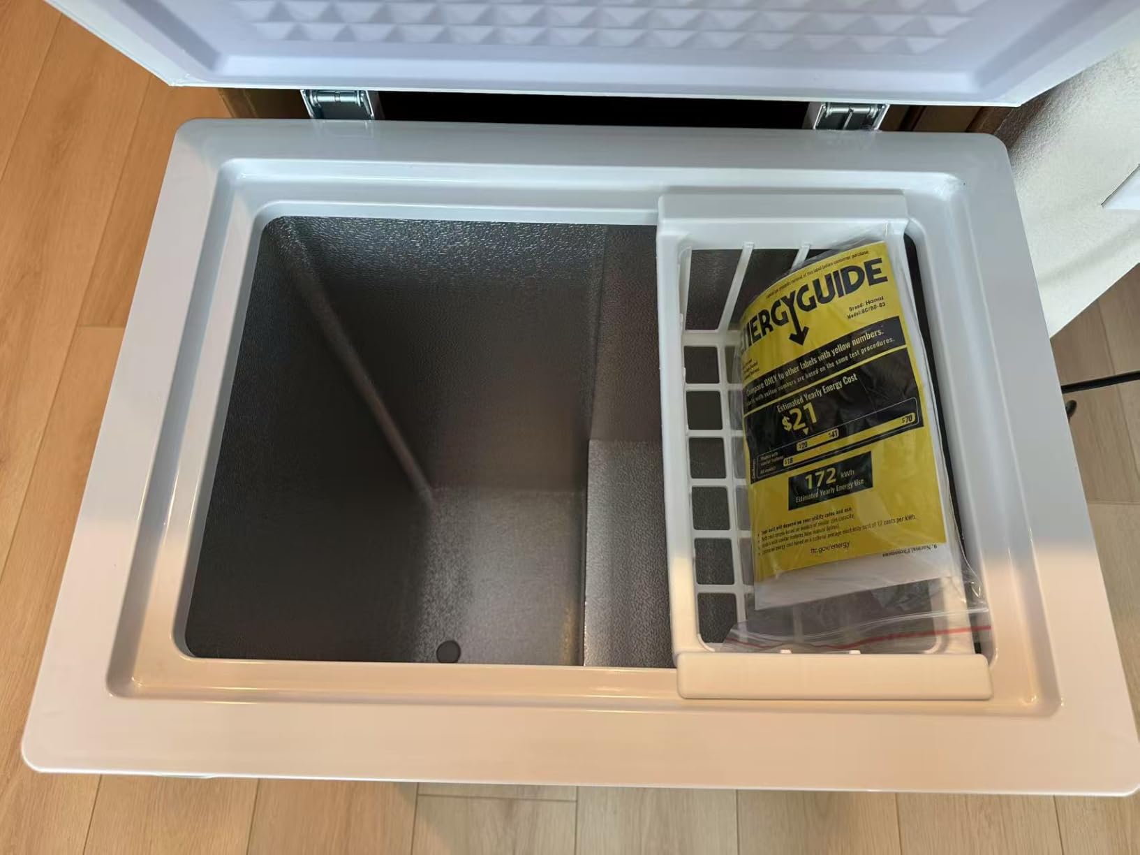 Chest Freezer 3.5 Cu.Ft Small Deep Freezer Top Door Mini Freezer with Removable Basket, Low Noise, 7 Adjustable Temperature and Energy Saving Perfect for Home Garage Basement Dorm or Apartment customer photo 1