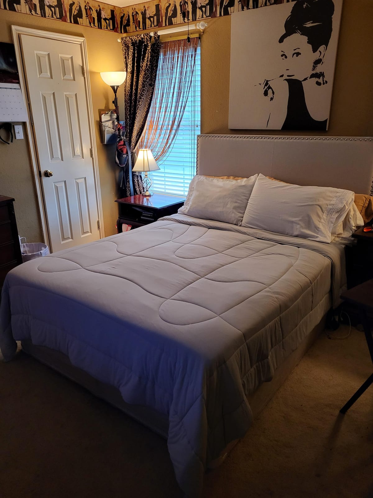 Bedsure Cooling Comforter Queen Size - Cooling Blankets for Hot Sleepers, Lightweight Comforter for Summer with Dual-Sided Cool Tech, Soft Breathable Cold Blanket for Sleeping, Grey, 88x88 Inches customer photo 1
