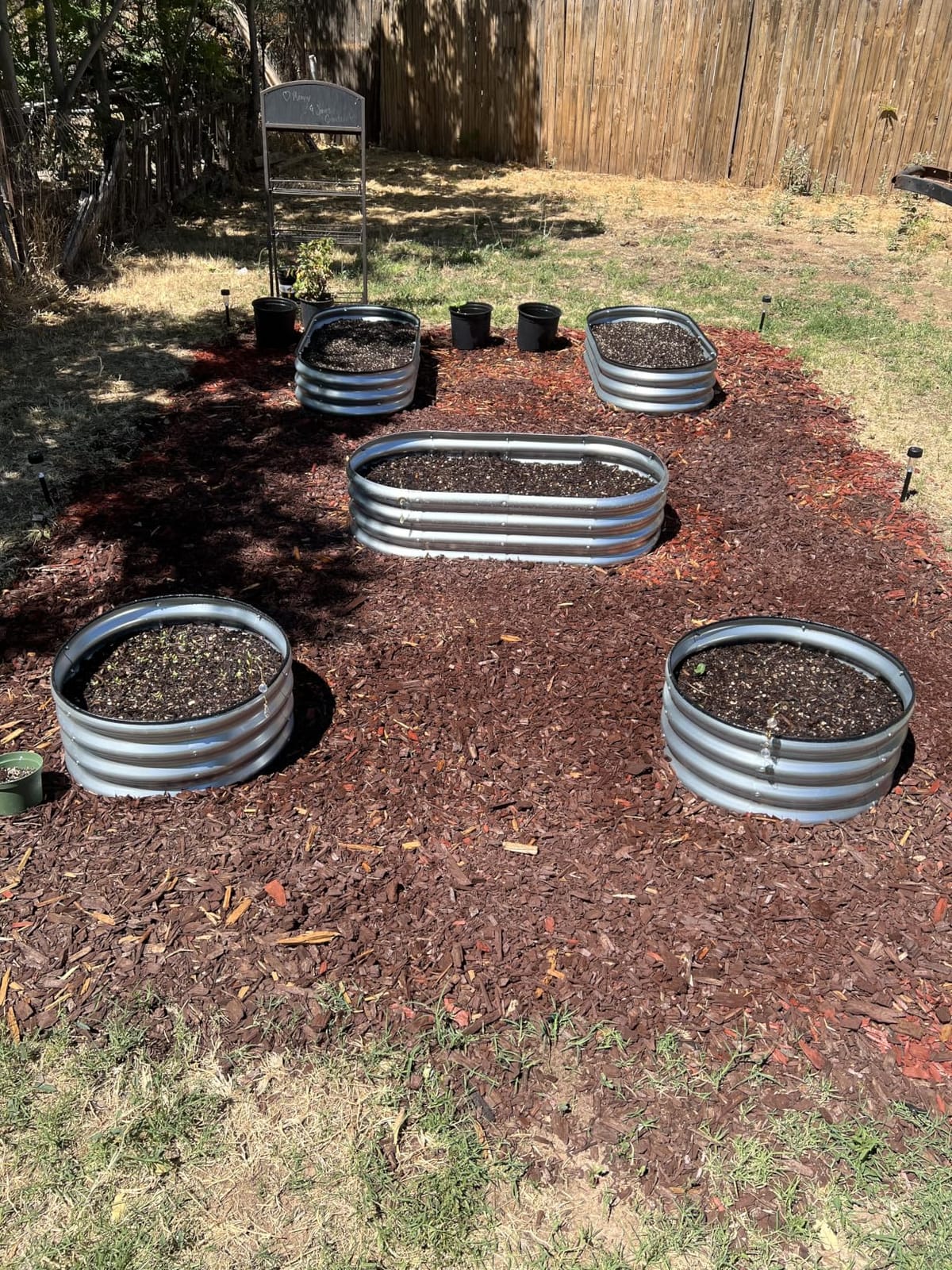 JERIA Raised Garden Bed, Galvanized Raised 2 PCS 2x2x1ft Planter Boxes Outdoor with Easy Assembly, Round Garden Bed for Vegetables, Fruits, Flowers customer photo 1