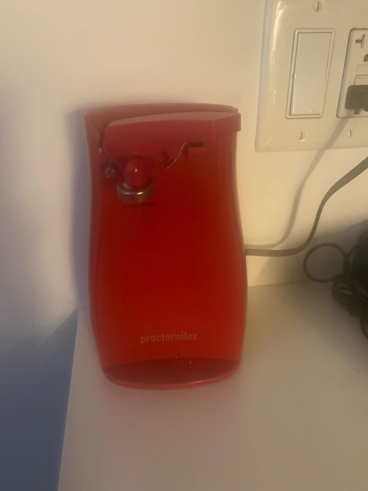 Proctor Silex Power Electric Automatic Can Opener for Kitchen with Knife Sharpener, Twist-off Easy-Clean Lever, Cord Storage, Red (75226) customer photo 1