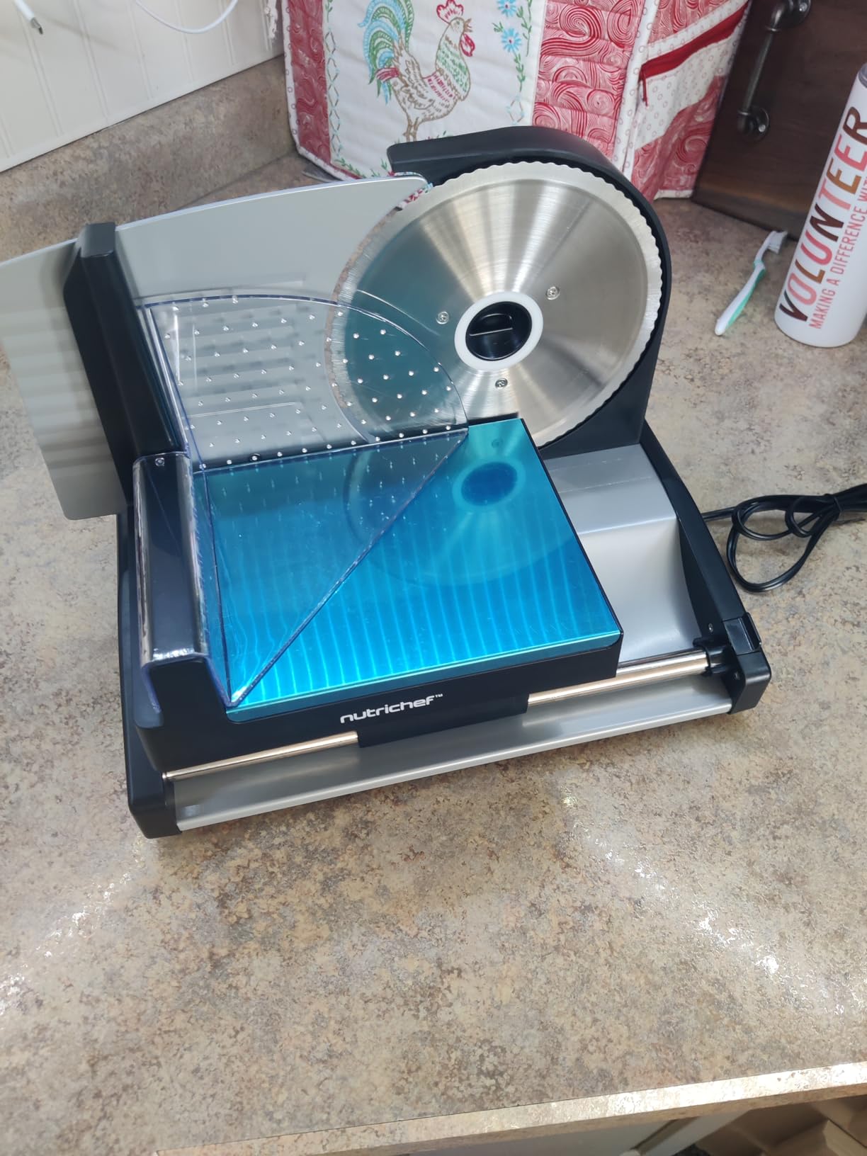 NutriChef Electric Meat Slicer | 200W Automatic Meat, Deli & Bread Slicer | Adjustable Dial for 0-15mm Cutting Range Thickness | Removable 7.5 IN Stainless Steel Blade & Food Pusher for Safety (Black) customer photo 1