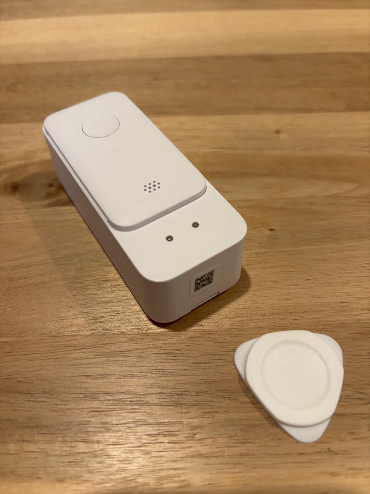 SwitchBot WiFi Water Sensor, Smart Water Leak Detector, 100dB Adjustable Alerts & App Alerts, IP67 Waterproof, Wireless Detector for Kitchen, Bathroom, Basement, No Hub Required (Support 2.4G) customer photo 1