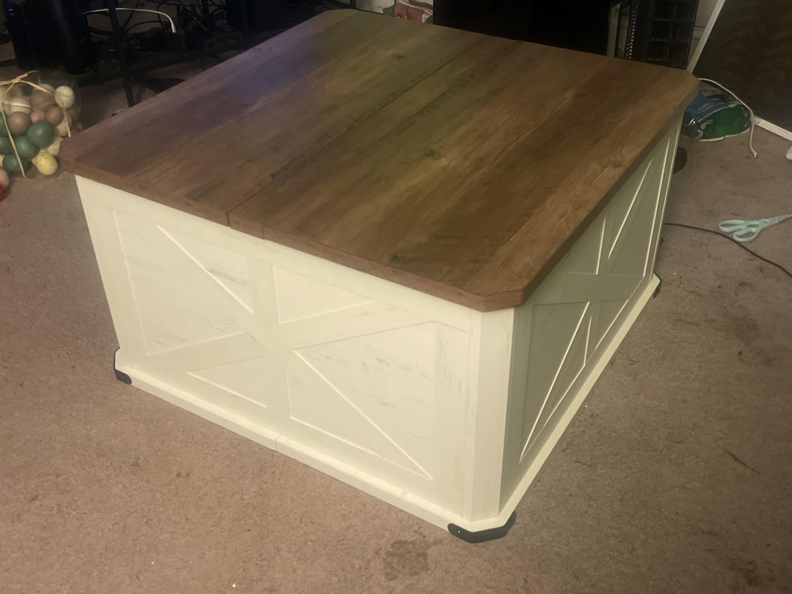 VASAGLE Farmhouse Coffee Table with Storage, Flip-Top Lids, Square Coffee Table for Living Room, with Hidden Compartment, Honey Brown and Rustic White, LIRY Collection ULCT232W73 customer photo 1