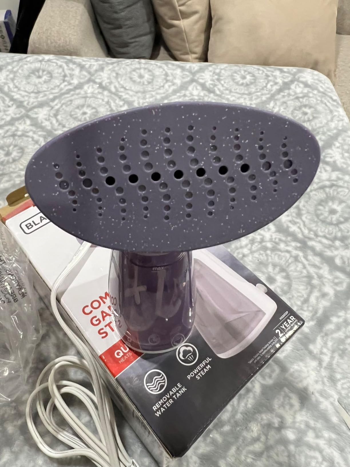 BLACK+DECKER Compact Handheld Garment Steamer, 1000W customer photo 1
