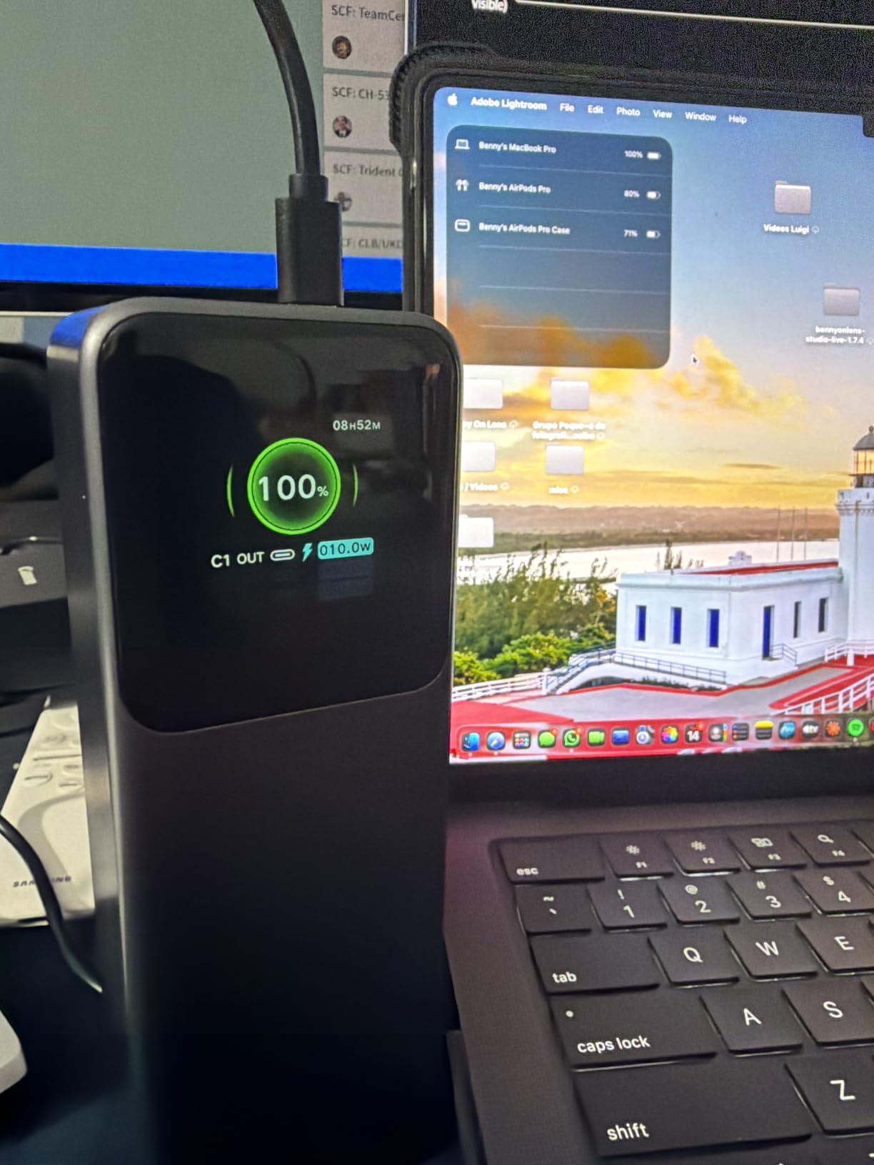 UGREEN Nexode 25000mAh 200W PD 3.1 TFT 3-Port Power Bank | TFT smart display, 90Wh, PD 3.1 fast for laptops. Supports MacBook Pro/Air, Dell, iPhone 17 customer photo 1