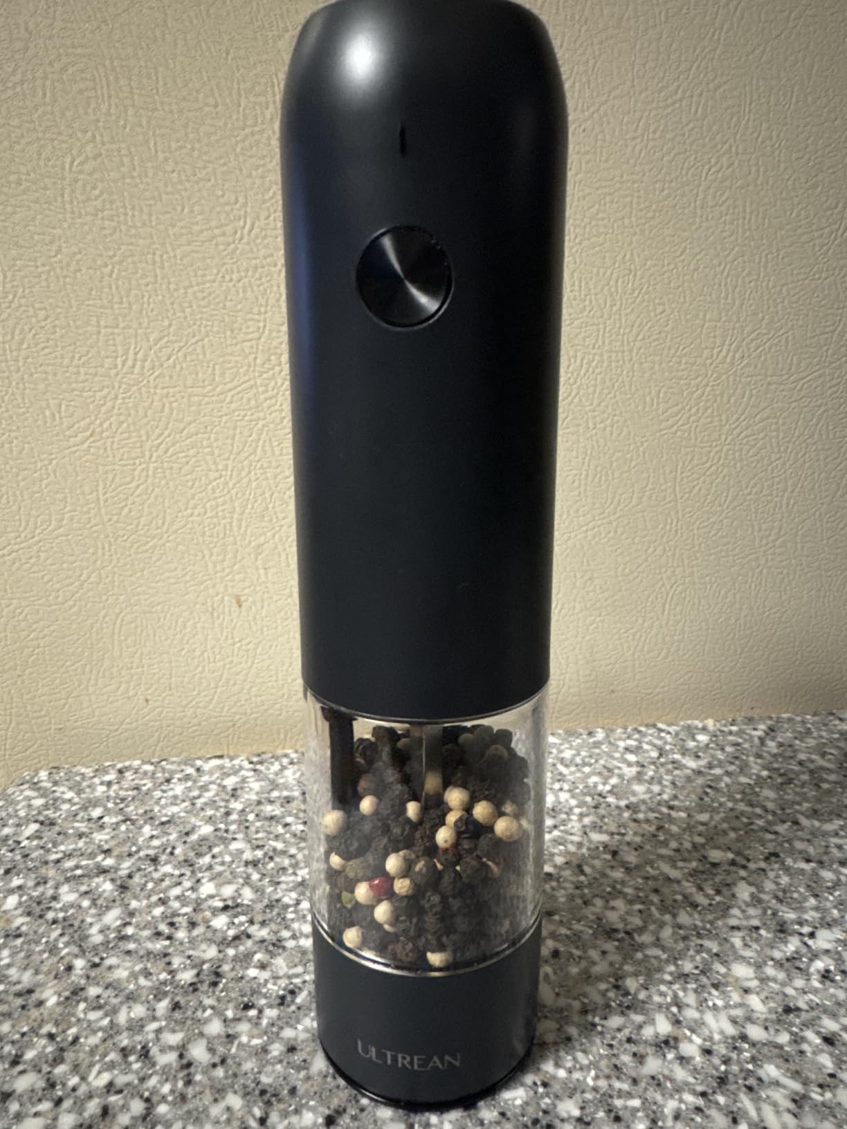 Ultrean Pepper Grinder, Rechargeable Salt and Pepper Grinder with 6 Adjustable Coarseness, LED Light, Automatic Grinder for Kitchen, Home and Kitchen Appliances Birthday Gifts for Women, Black customer photo 1