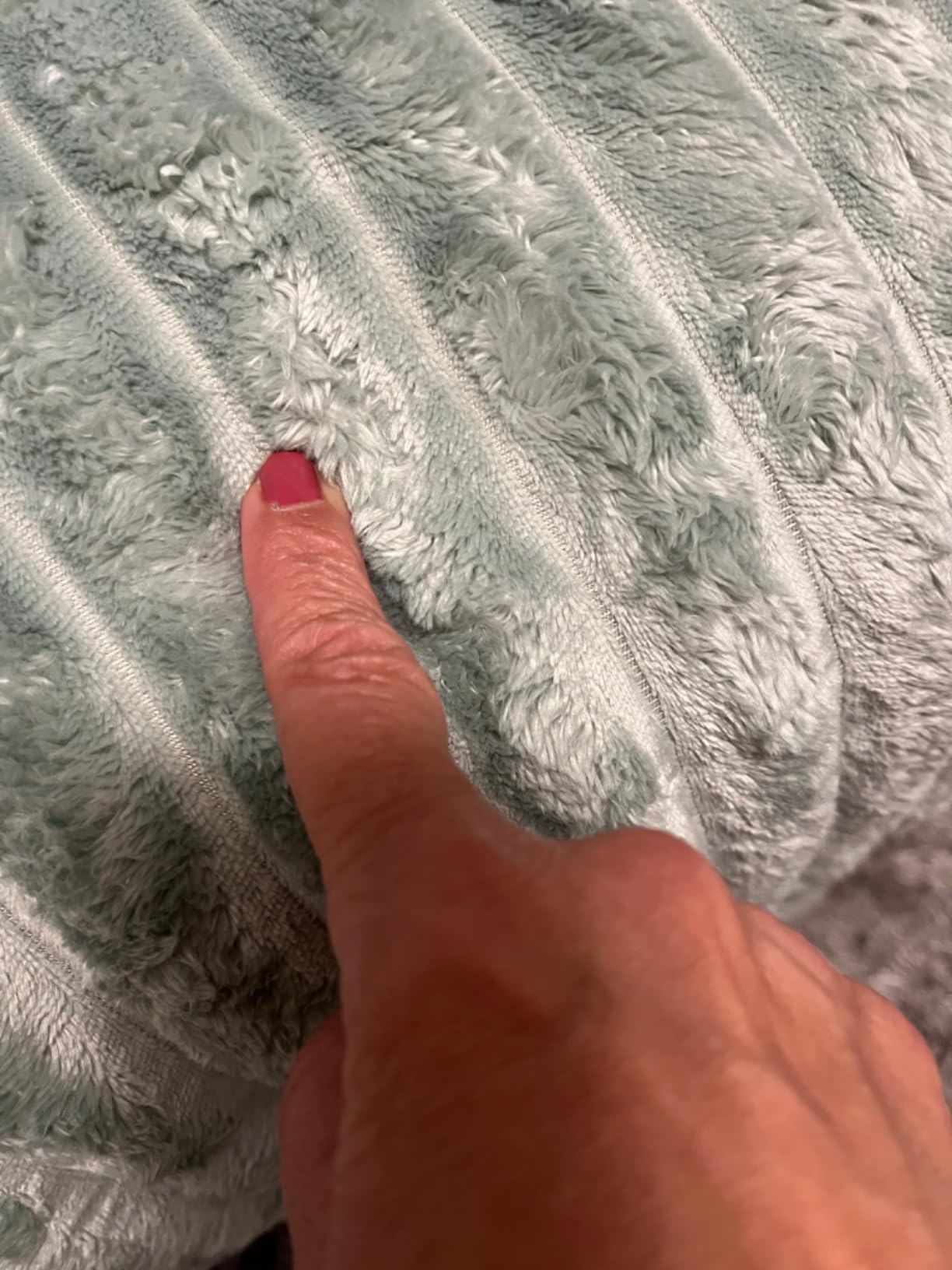 Bedsure Large Queen Fluffy Comforter Set, Cozy Fleece Linen Bedding | Ultrasoft Ribbed Flannel Comforter, Fall & Winter Warm Bedding Set, Gift for Women, Room Decor Aesthetic, OEKO customer photo 1