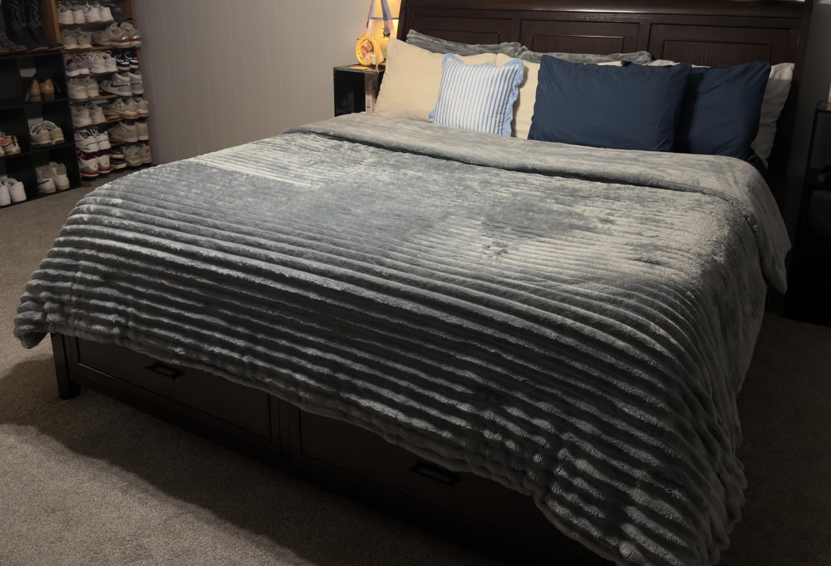 Bedsure Large Queen Fluffy Comforter Set, Cozy Fleece Linen Bedding | Ultrasoft Ribbed Flannel Comforter, Fall & Winter Warm Bedding Set, Gift for Women, Room Decor Aesthetic, OEKO customer photo 2