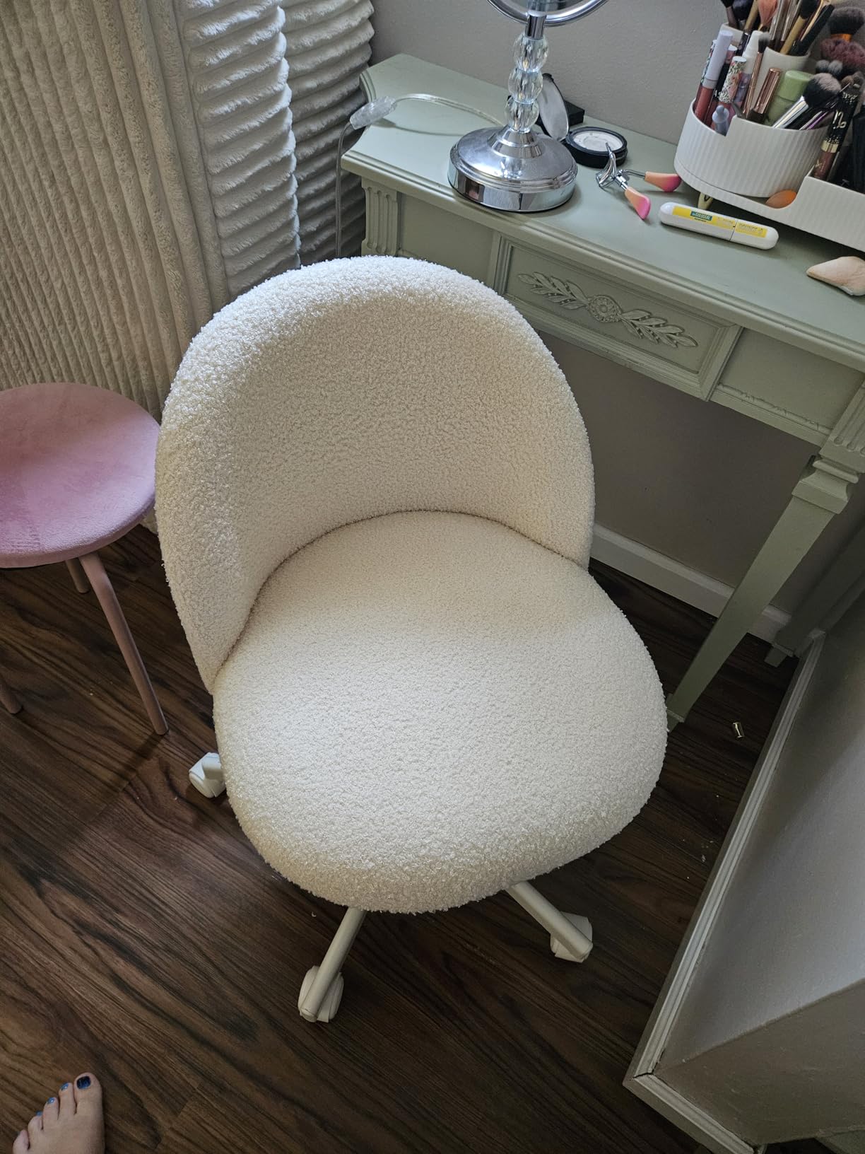 VINGLI Modern Vanity Chair with Back, Teddy Fleece Swivel Desk Chair for Girls, Adjustable Small Office Chair with Silent Wheels & Lumbar Support, Stylish and Comfortable, White customer photo 1