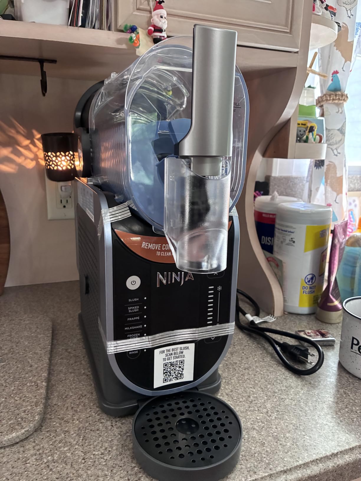 Ninja SLUSHi Professional Drink Maker, 7+ Servings, Black, FS301 | No Ice Needed, 5 Preset programs, Rapid Chill Technology, 88-Oz Easy-Fill Vessel, Dishwasher Safe Parts customer photo 2