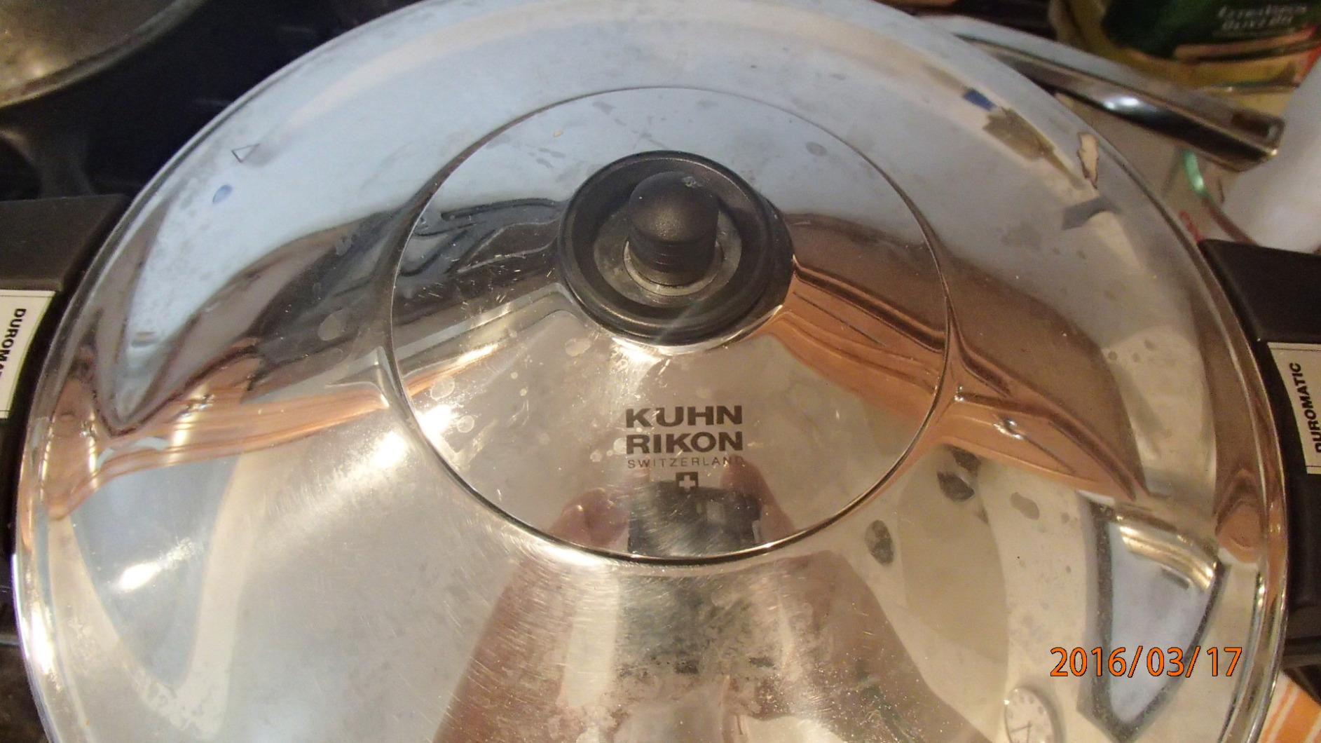 Kuhn Rikon DUROMATIC 5.0L Stovetop Pressure Cooker, 22cm, Swiss Made, 18/10 Stainless Steel customer photo 1