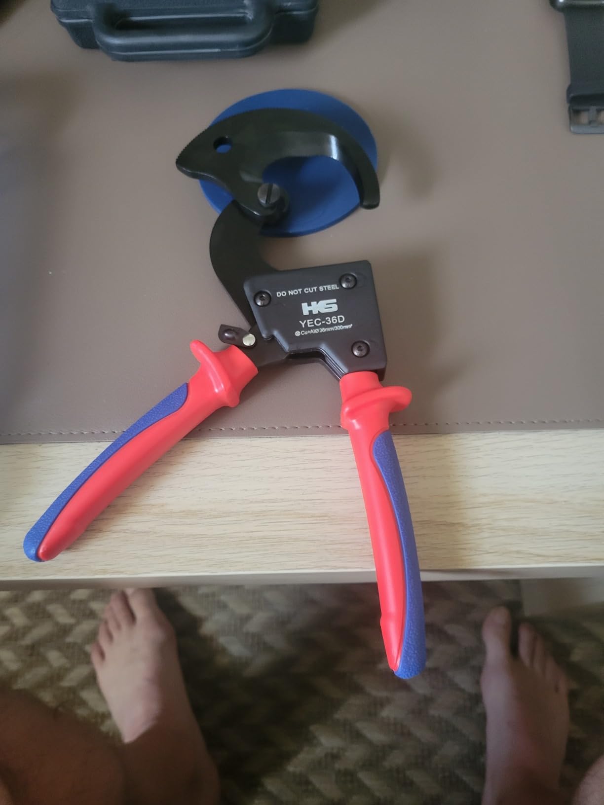 HKS Ratchet Cable Wire Cutter Heavy Duty for Cutting Electrical Aluminum Copper and Multi-core Cables up to 300mm² (AWG 600MCM) customer photo 1