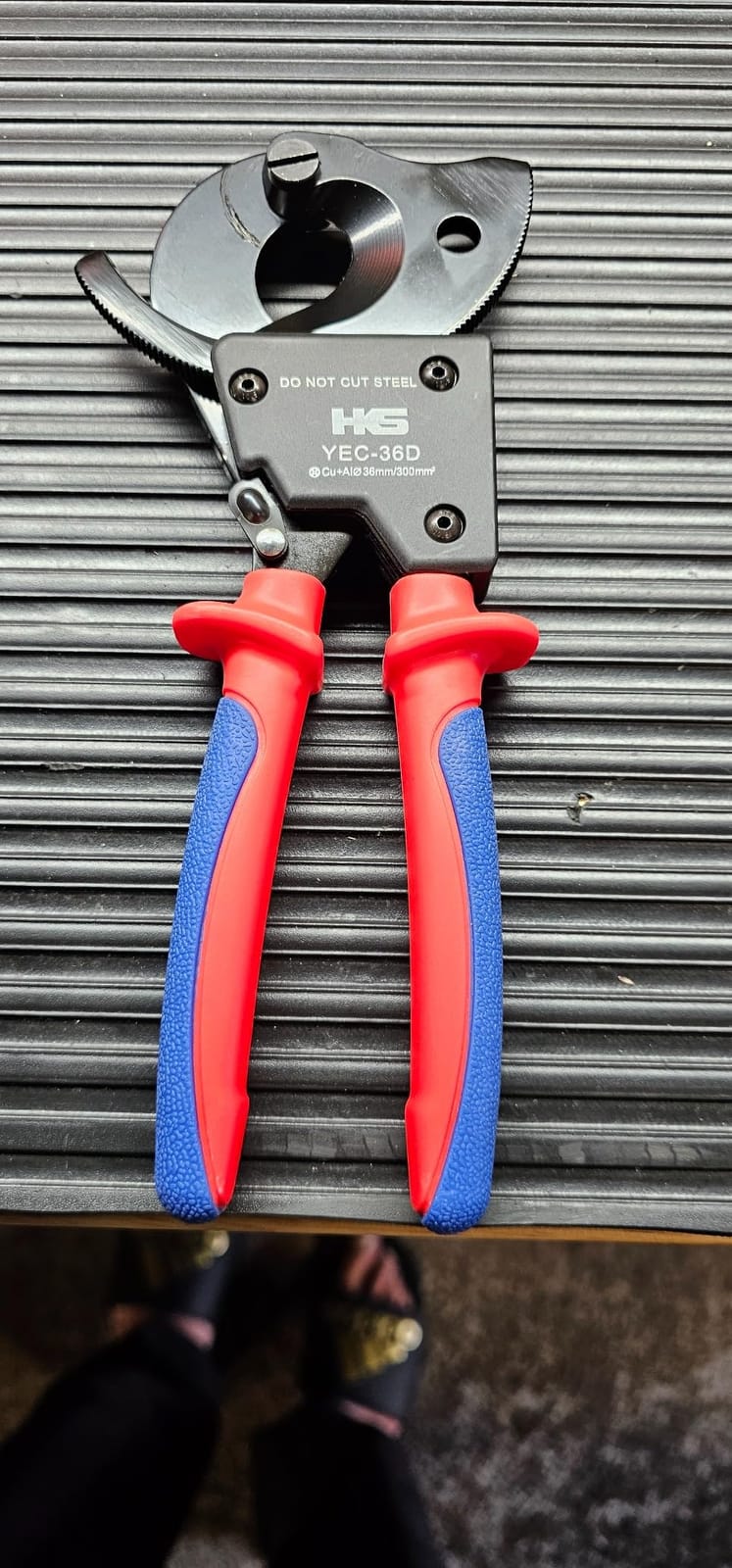 HKS Ratchet Cable Wire Cutter Heavy Duty for Cutting Electrical Aluminum Copper and Multi-core Cables up to 300mm² (AWG 600MCM) customer photo 2