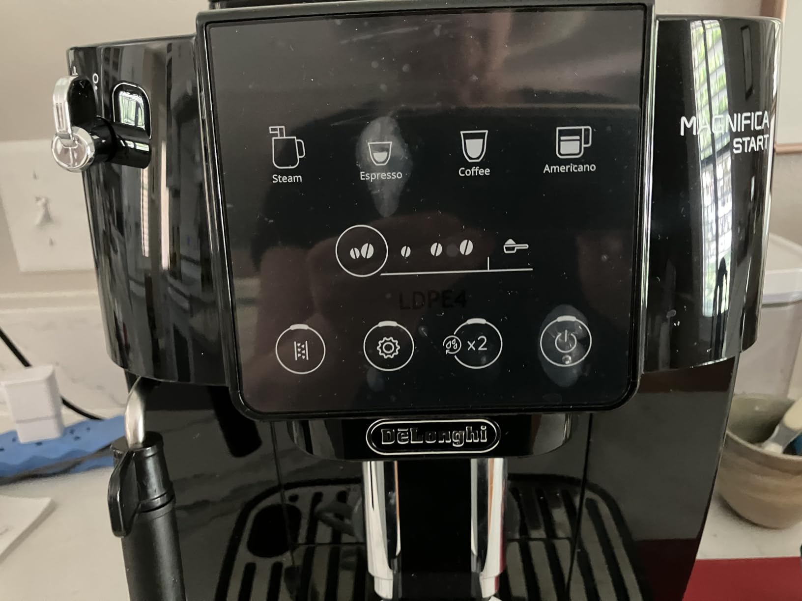 De'Longhi Magnifica Start Automatic Espresso Machine with Milk Frother and Built-In Grinder, Black customer photo 2
