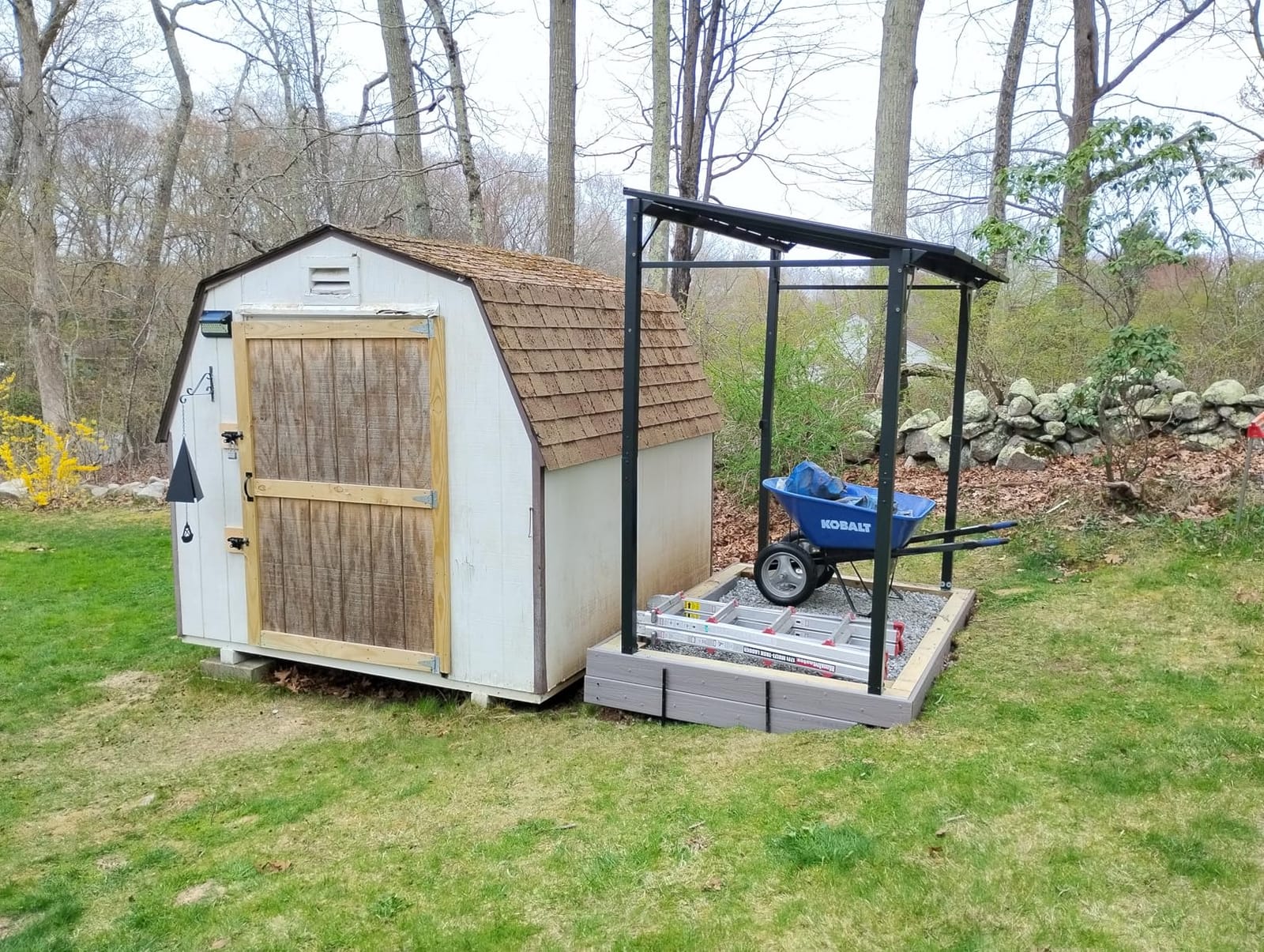 MEISSALIVVE 10' x 14' Pergola with Sloped Roof, Lean to Metal Gazebo for Outdoor Patio, Deck, Black customer photo 1