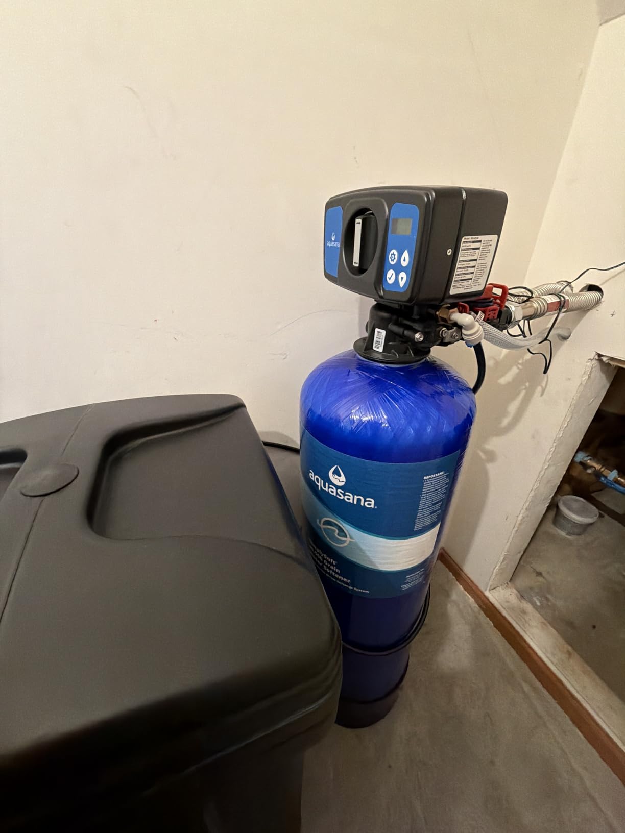 Aquasana SimplySoft Whole House Water Softener | 40K Grain | WH-SF40-BASE | Hard Water Reduction | 15.5 GPM | Metered Regeneration | Salt-Saving Efficiency | Base Tank & Cabinet | 5/10-Year Warranty customer photo 1