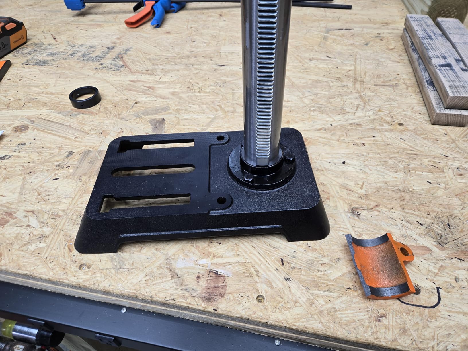 VEVOR 10 in Benchtop Drill Press, 6.2A Induction Motor, Tabletop Drilling Machine with 610/940/1500/2150/2800 RPM Adjustable Speed, 0-45° Tilting Worktable, LED Work Light, for Wood Metal customer photo 1