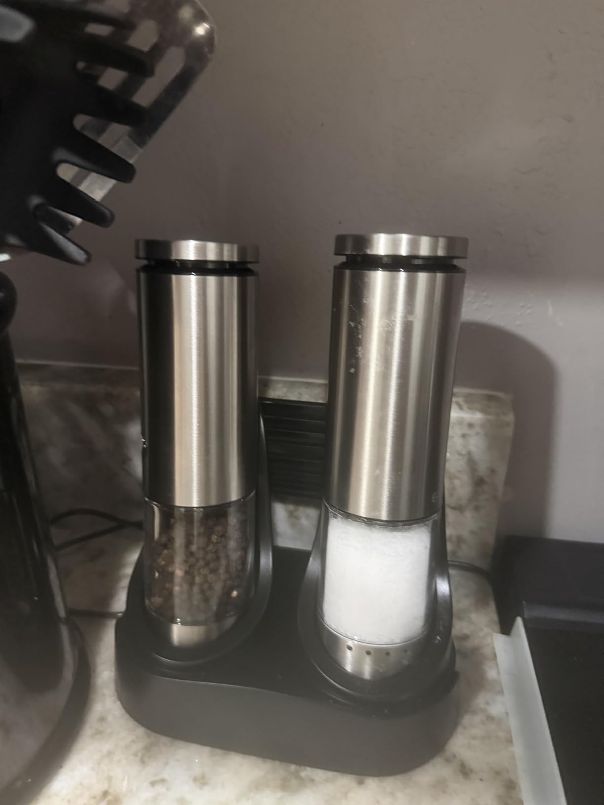 EIHO Electric Salt and Pepper Grinder Set USB Rechargeable, Upgraded External Adjustable Coarseness, Stainless Steel Automatic Salt and Pepper Shakers Mills with LED Light, House Warming Cooking Gifts customer photo 1
