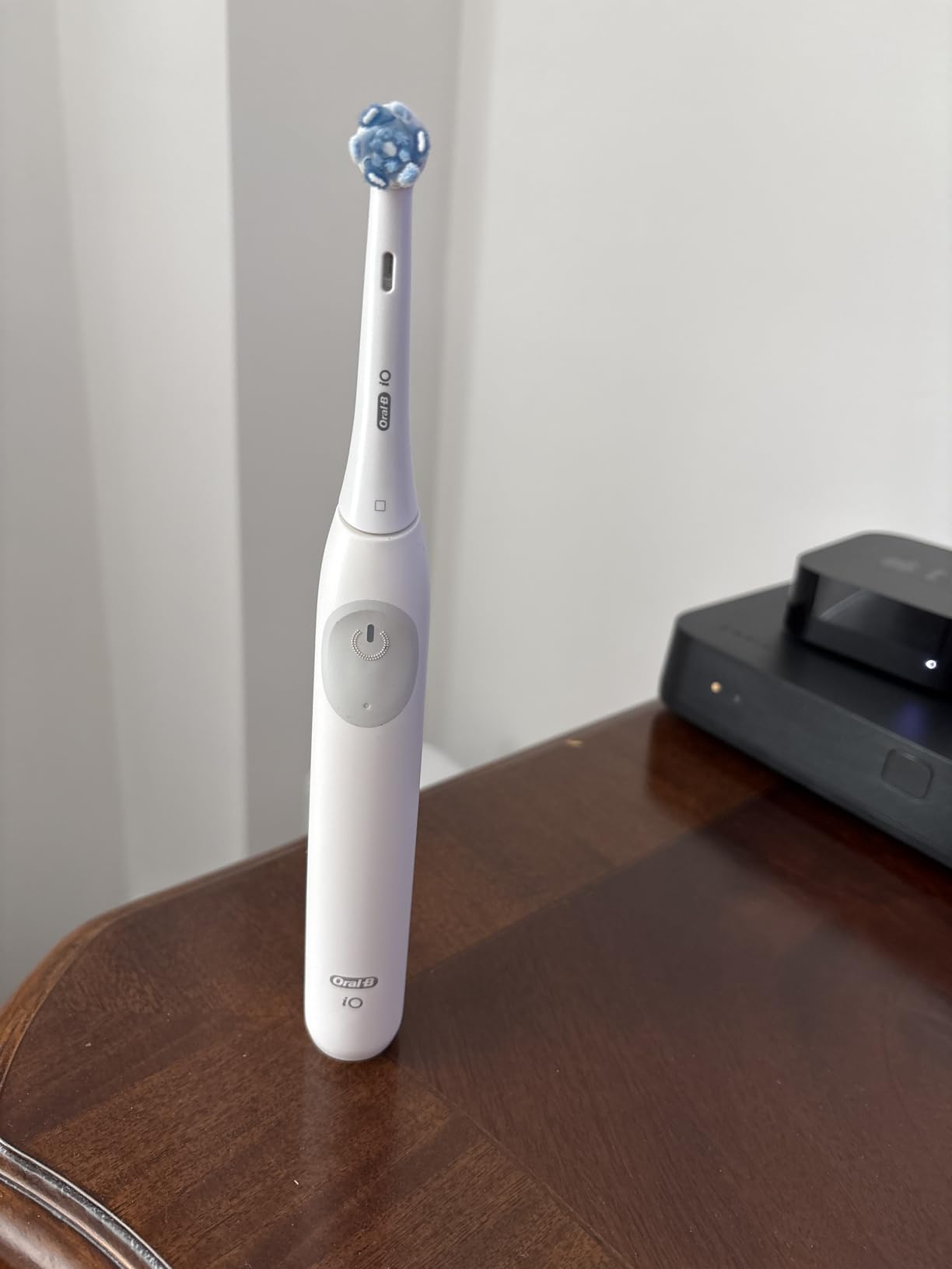 Oral-B iO Series 2 Limited Simple Clean Rechargeable Electric Toothbrush for Adults, Night Black, 3 Modes, Automatic Pressure Sensor for Gum Care, Travel Case customer photo 2