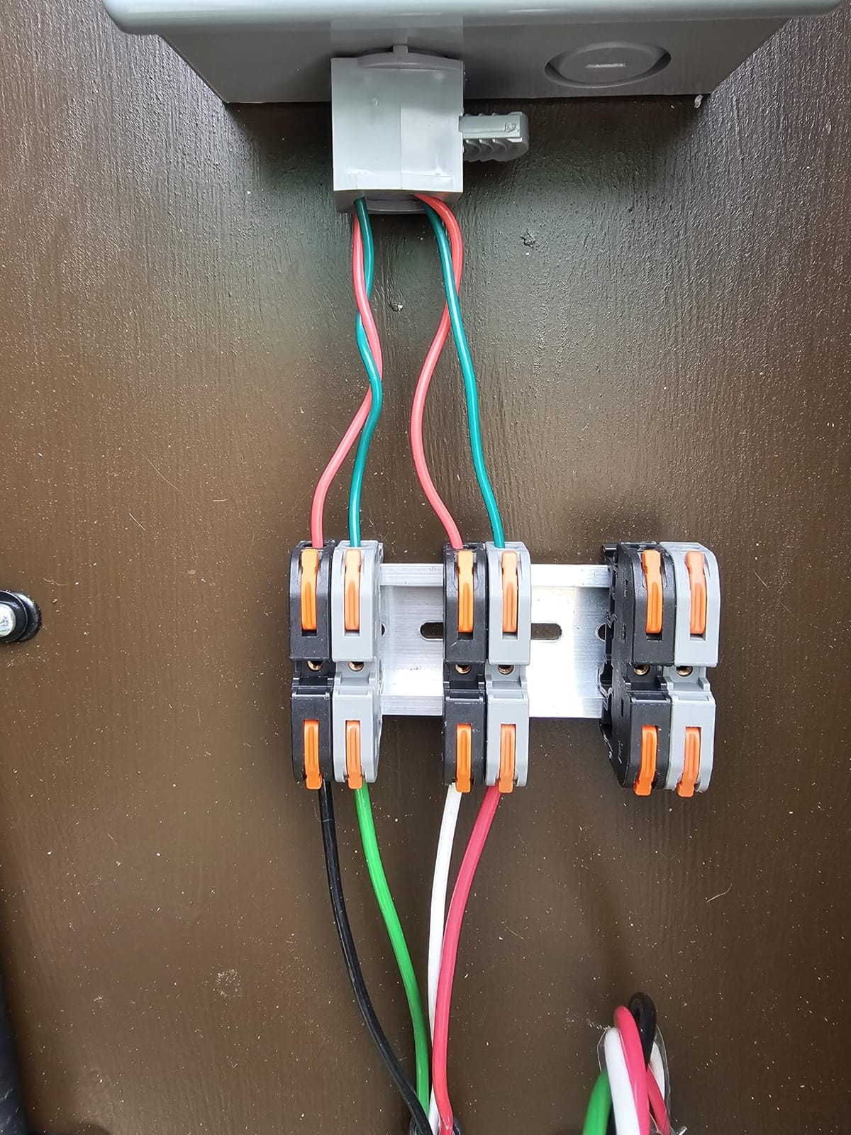 DIN Rail Terminal Blocks Kit, 30PCS Universal Compact Wire Wiring Connector with 3pcs Marker Strip, 3pcs Connection Bar and 30pcs Screws, 28-12AWG customer photo 1