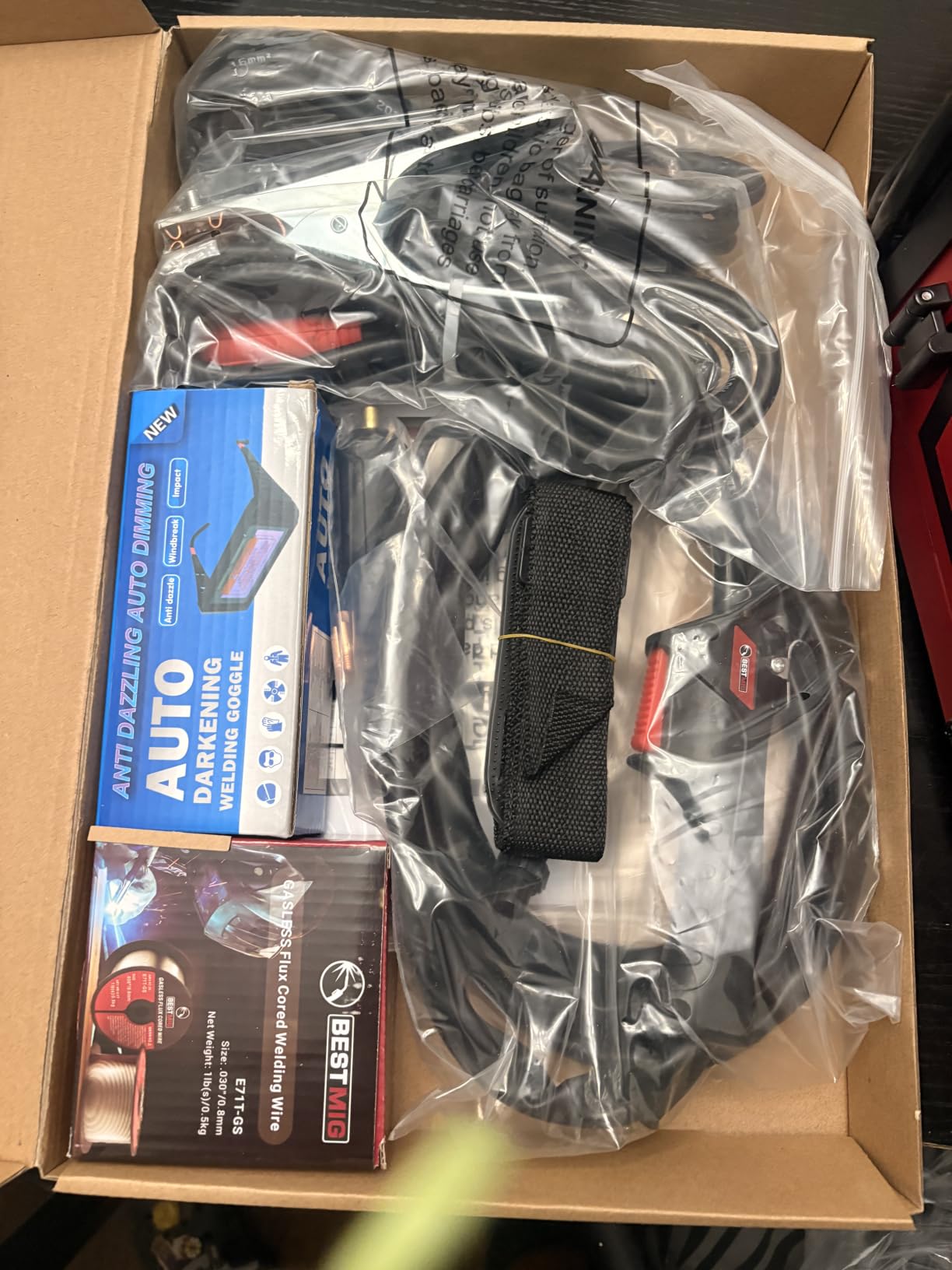 BESTMIG 135A MIG Welder - 3-in-1 Flux Core Welder, MIG/Lift TIG/Stick Welding Machine - Portable IGBT Inverter - 110V customer photo 1