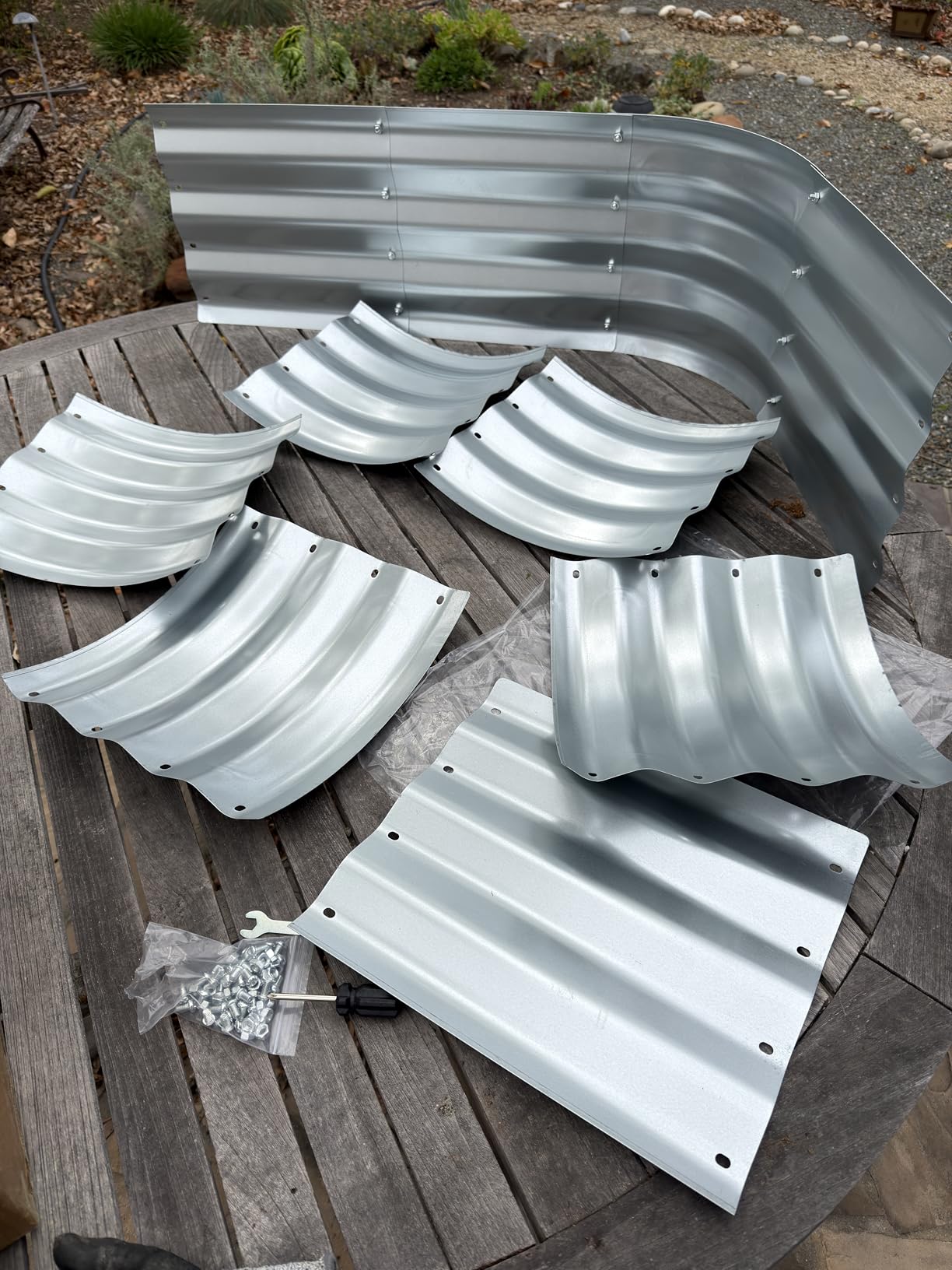 Amazon Basics Raised Garden Bed, Galvanized Steel, 48 x 24 x 12 inches, Silver customer photo 1