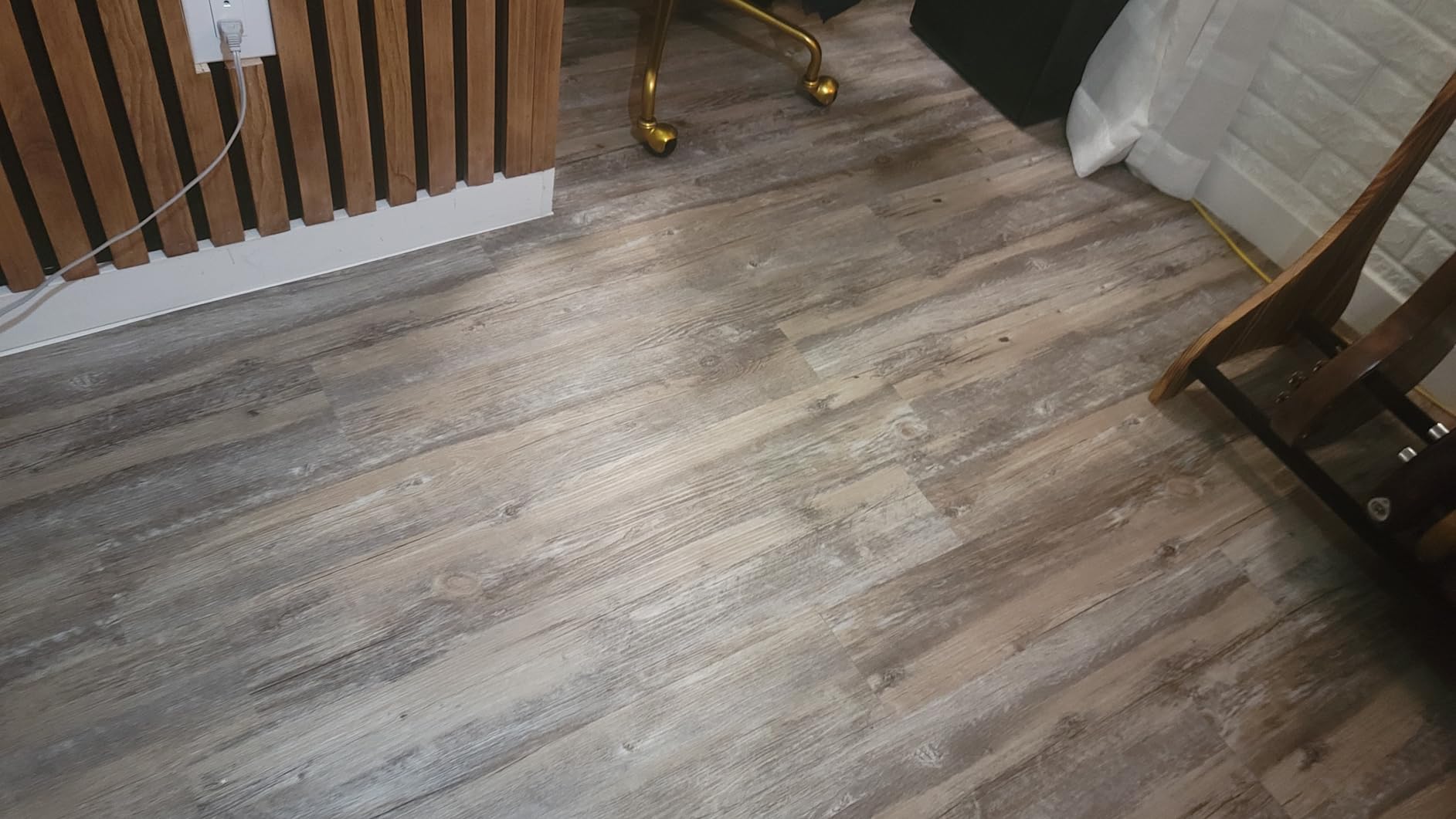 Art3d Wood Texture Peel and Stick Vinyl Floor Planks, 36-Pack, White Ash customer photo 1