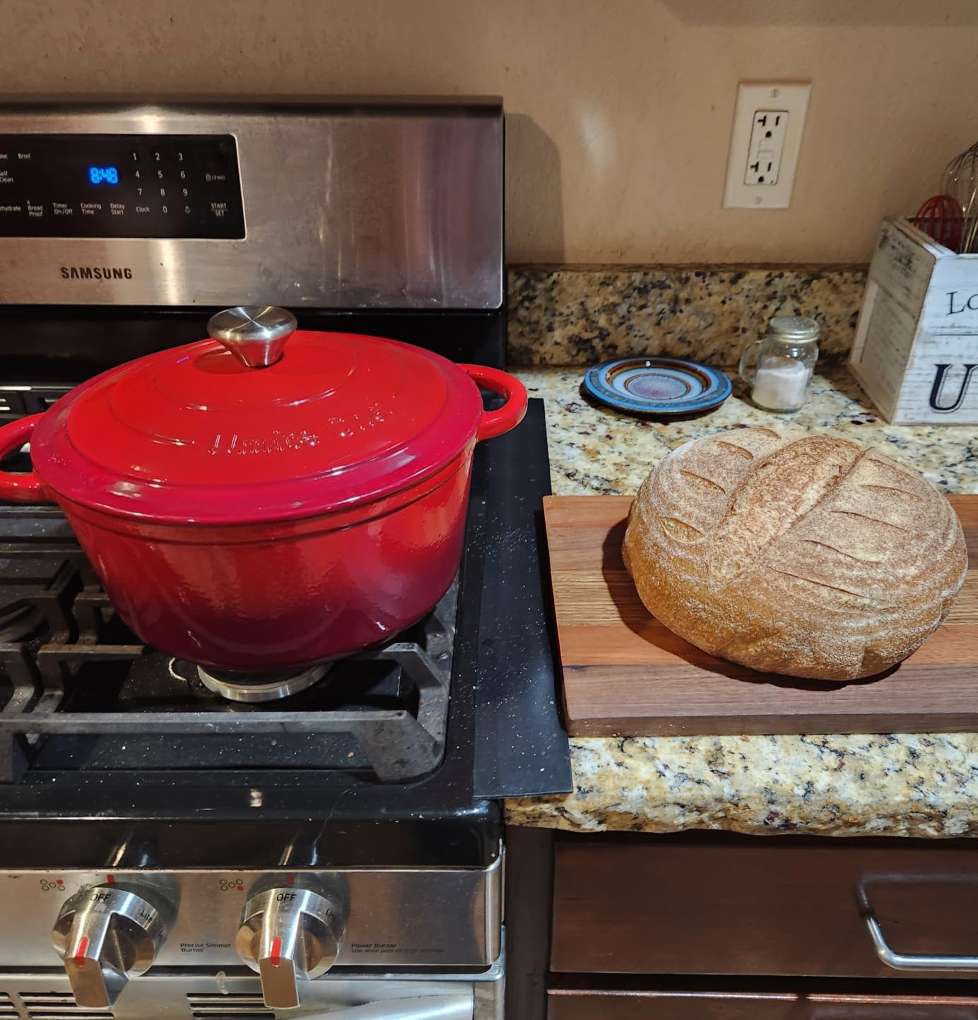 Enameled Cast Iron Dutch Oven - Umite Chef 5QT Pot with Lid & Cotton Potholders - Heavy-Duty Cookware for Bread Baking, Braising, Stews, Roasting(Red) customer photo 2