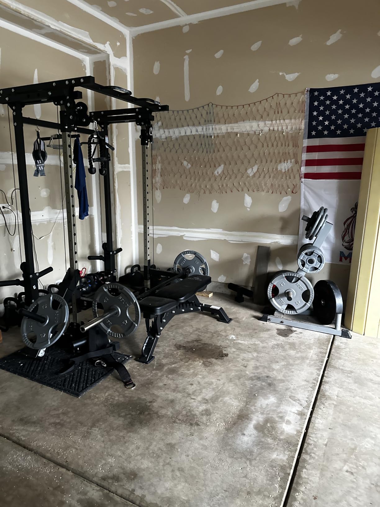 MAJOR FITNESS Drone3 Power Rack, 2500lbs Multi-Function Home Gym Squat Rack with Dual Pulley System, Pull-Up Bar & J-Hooks, Heavy-Duty Steel Frame for Maximum Stability & Strength Training customer photo 1