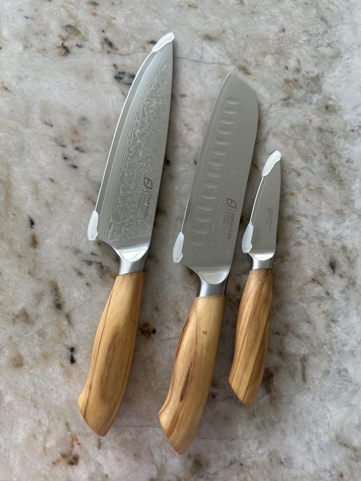 Emojoy 3-Piece Japanese Damascus Steel Knife Set, Olive Wood Handle & Box | 67-Layer Damascus Blade Chef Knife Set, Ergonomic Olive Wood Handle, Premium Wooden Box, Ideal Gift for Home customer photo 1